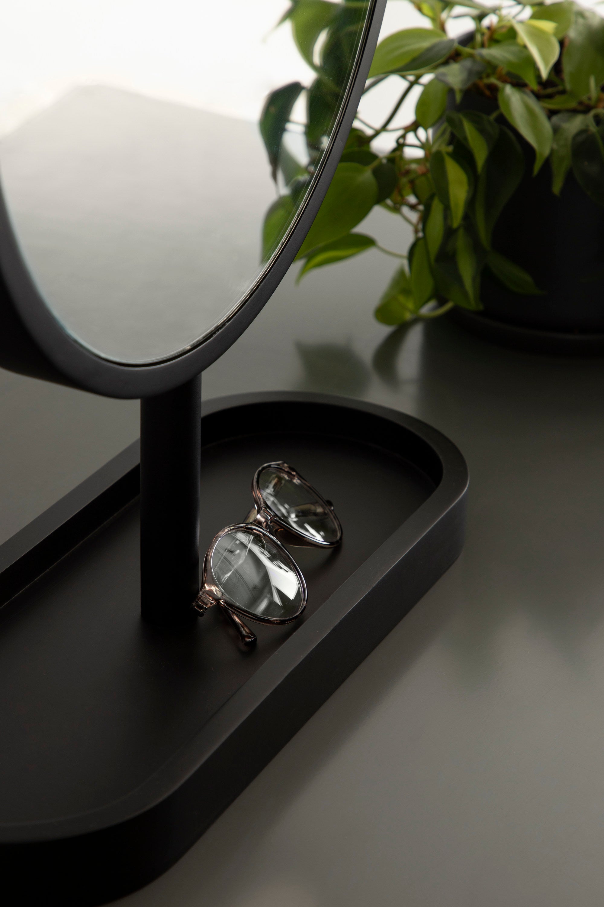 Tabletop Mirror Black 17x21 8