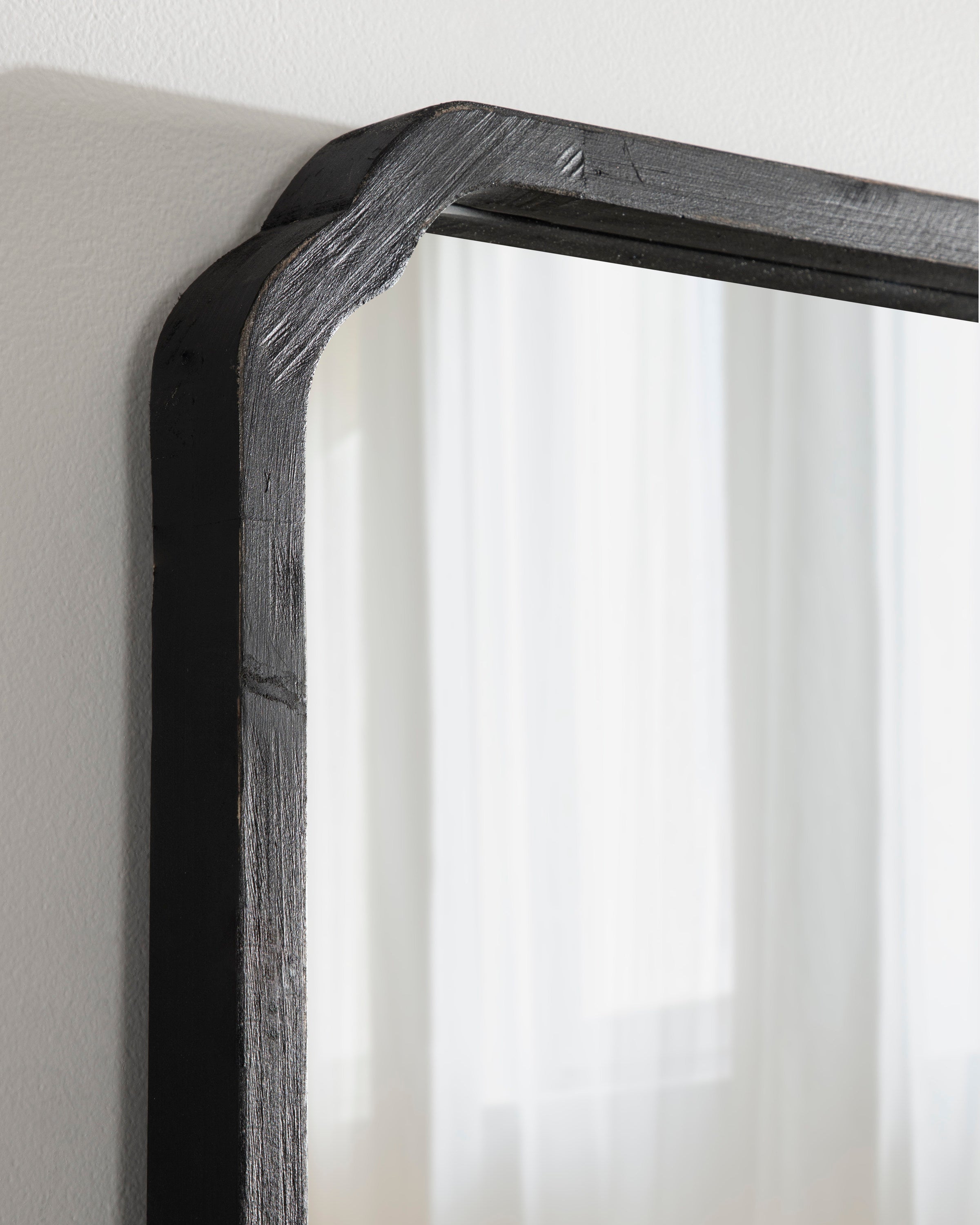 Scallop Mirror Black 24x36 8