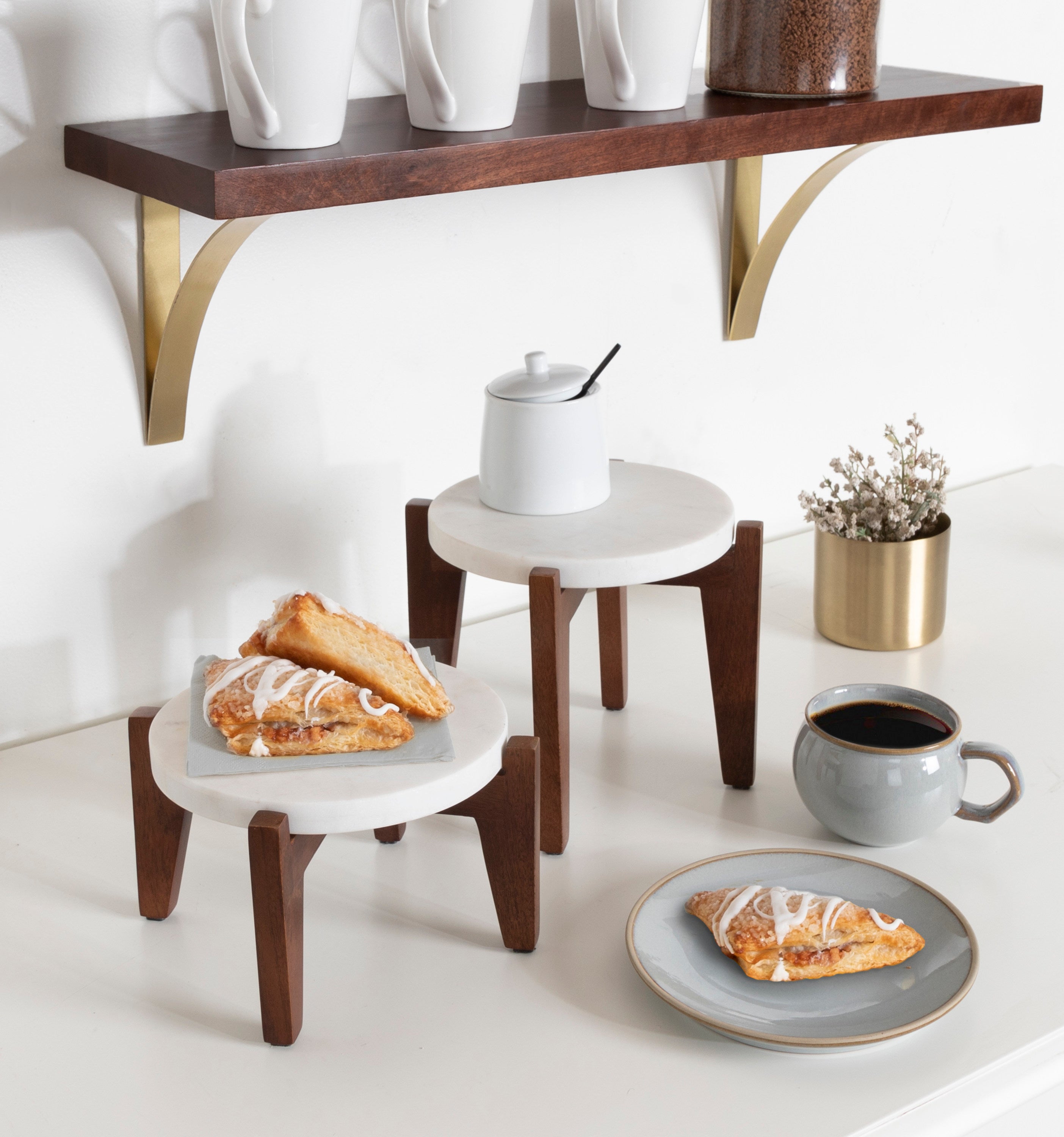 Icelyn Round Plant Stand Set