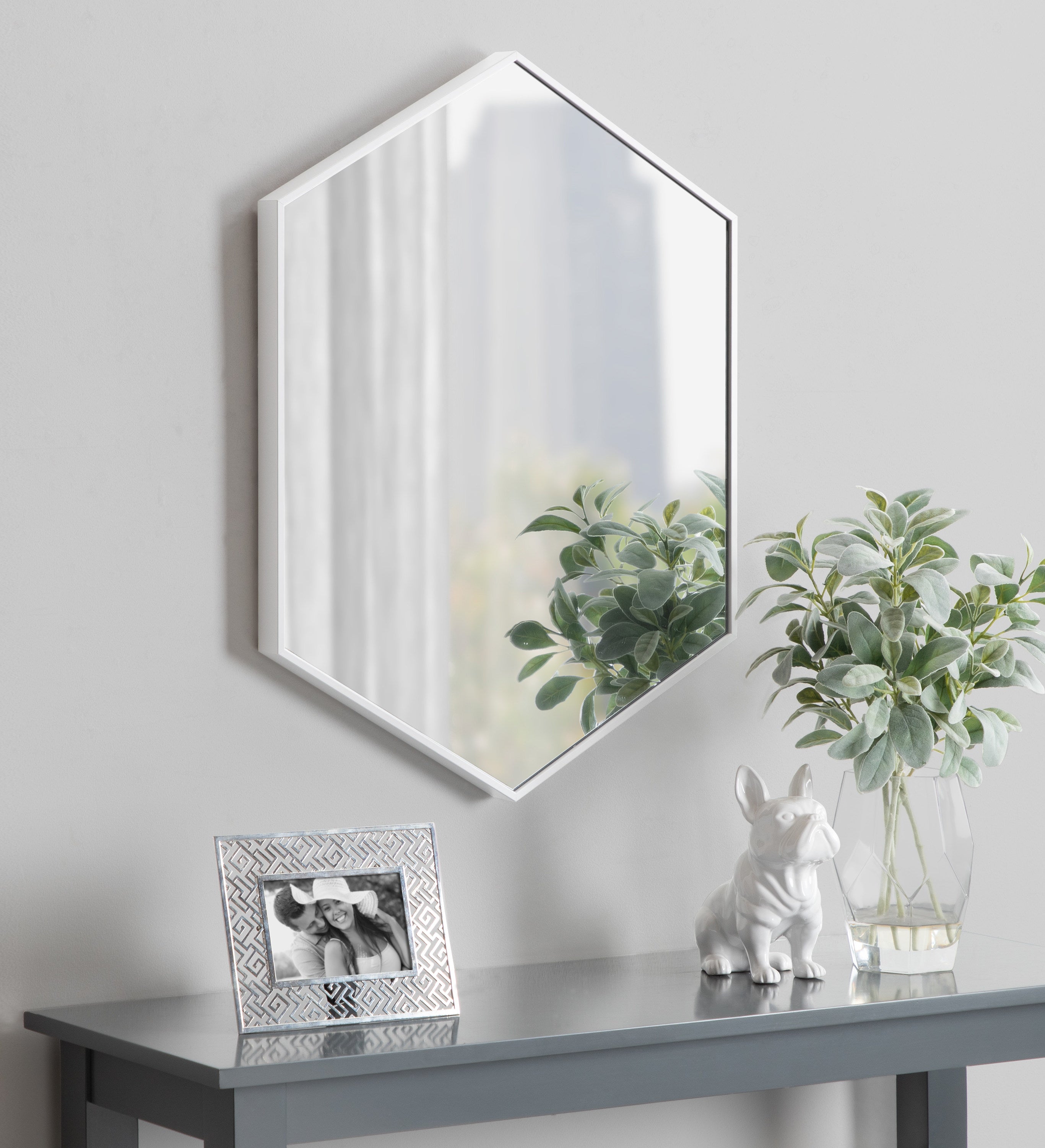 Hexagon Mirror White 22x31 6