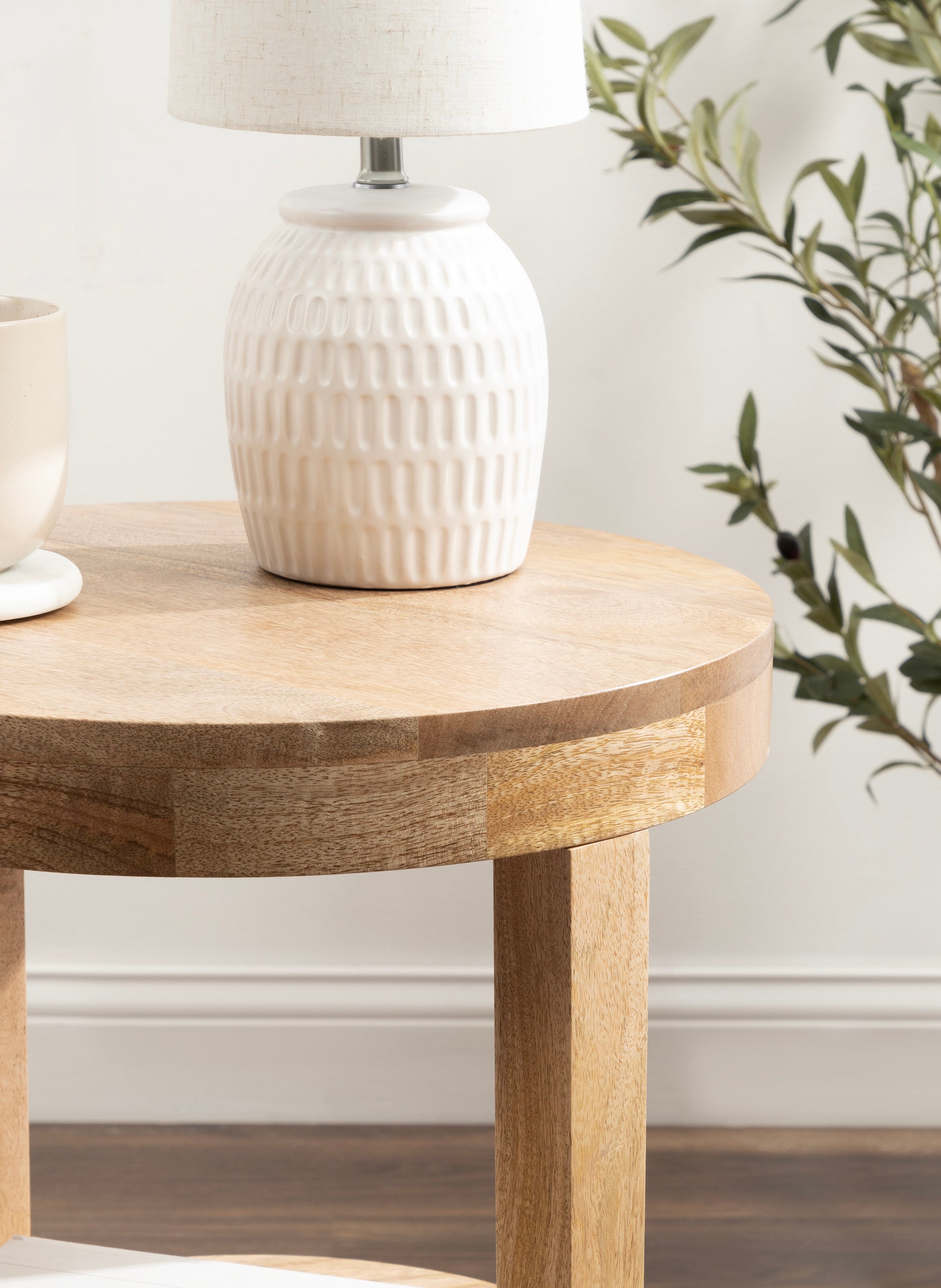 Light wood side table round hotsell