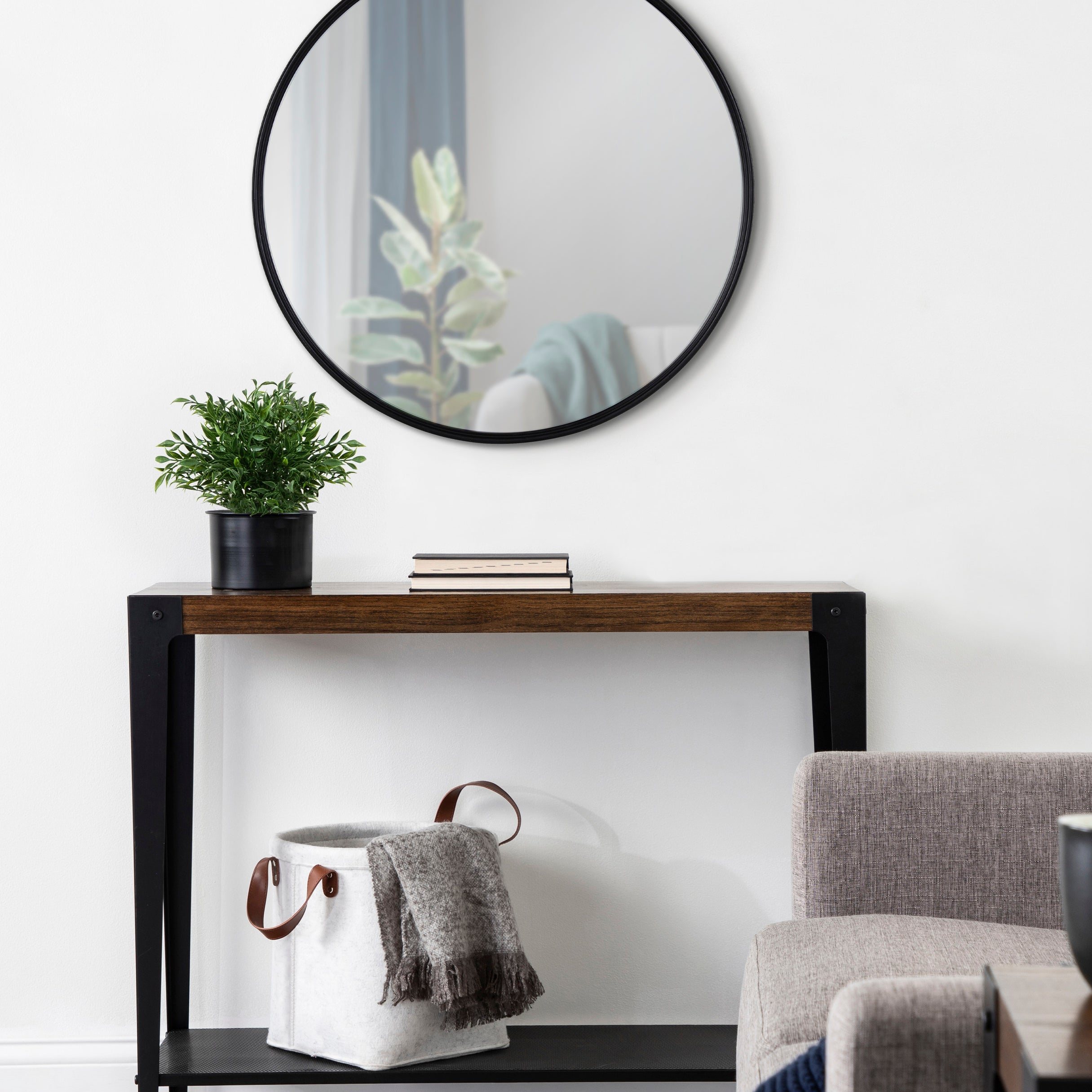 Round Mirror Black 24" Diameter 7