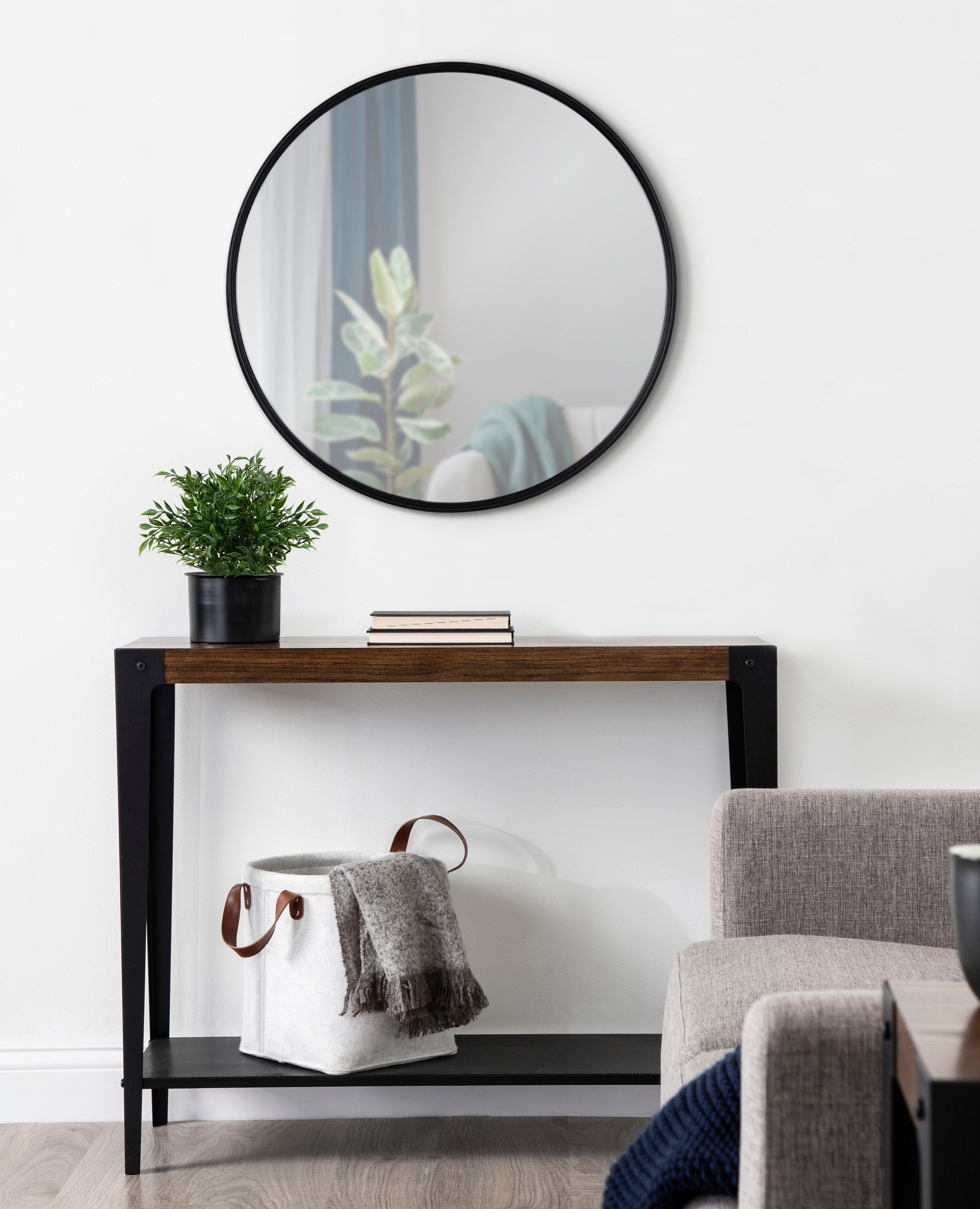 Round Mirror Black 24" Diameter 7