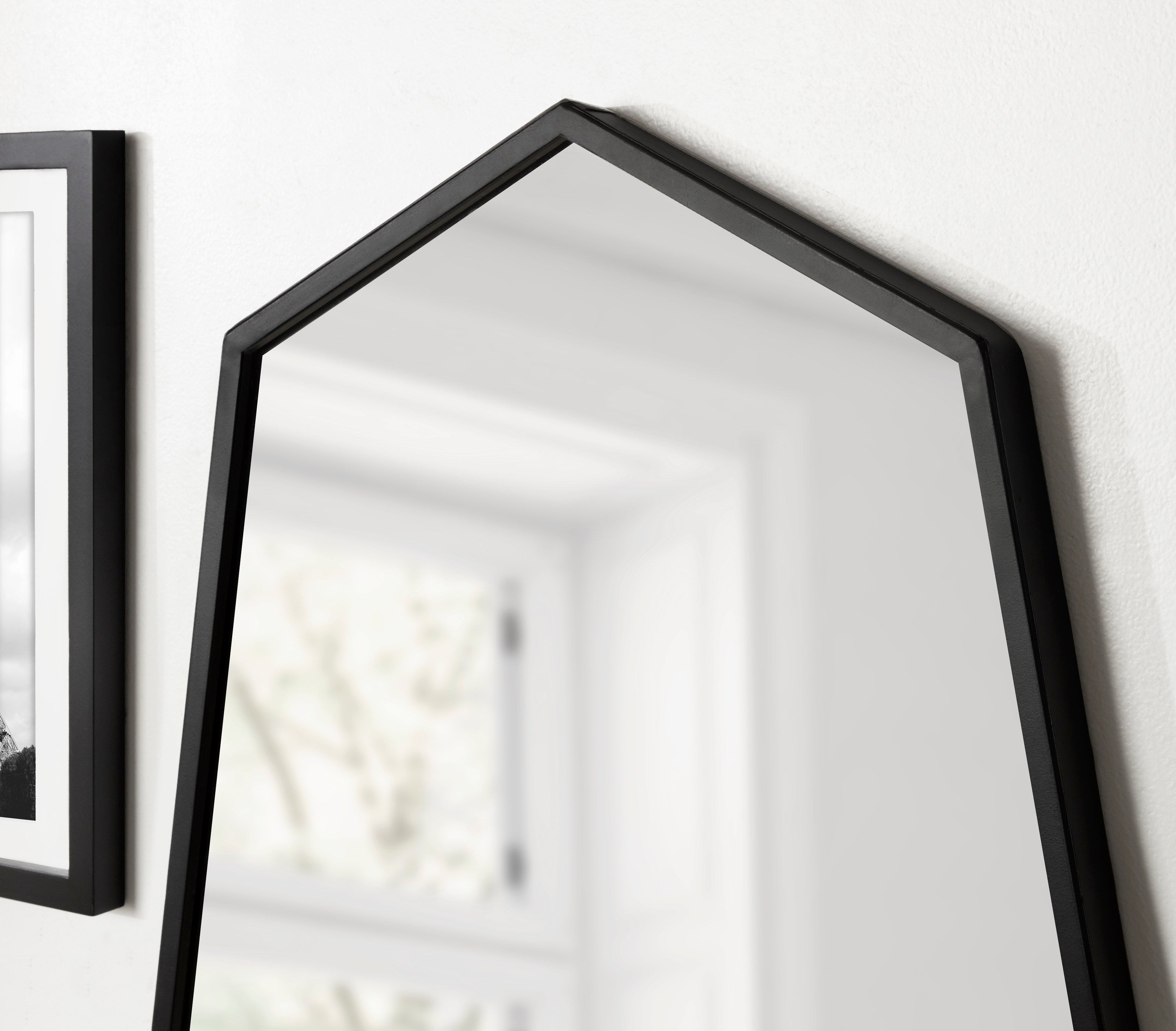 Irregular Mirror Black 23x30 7