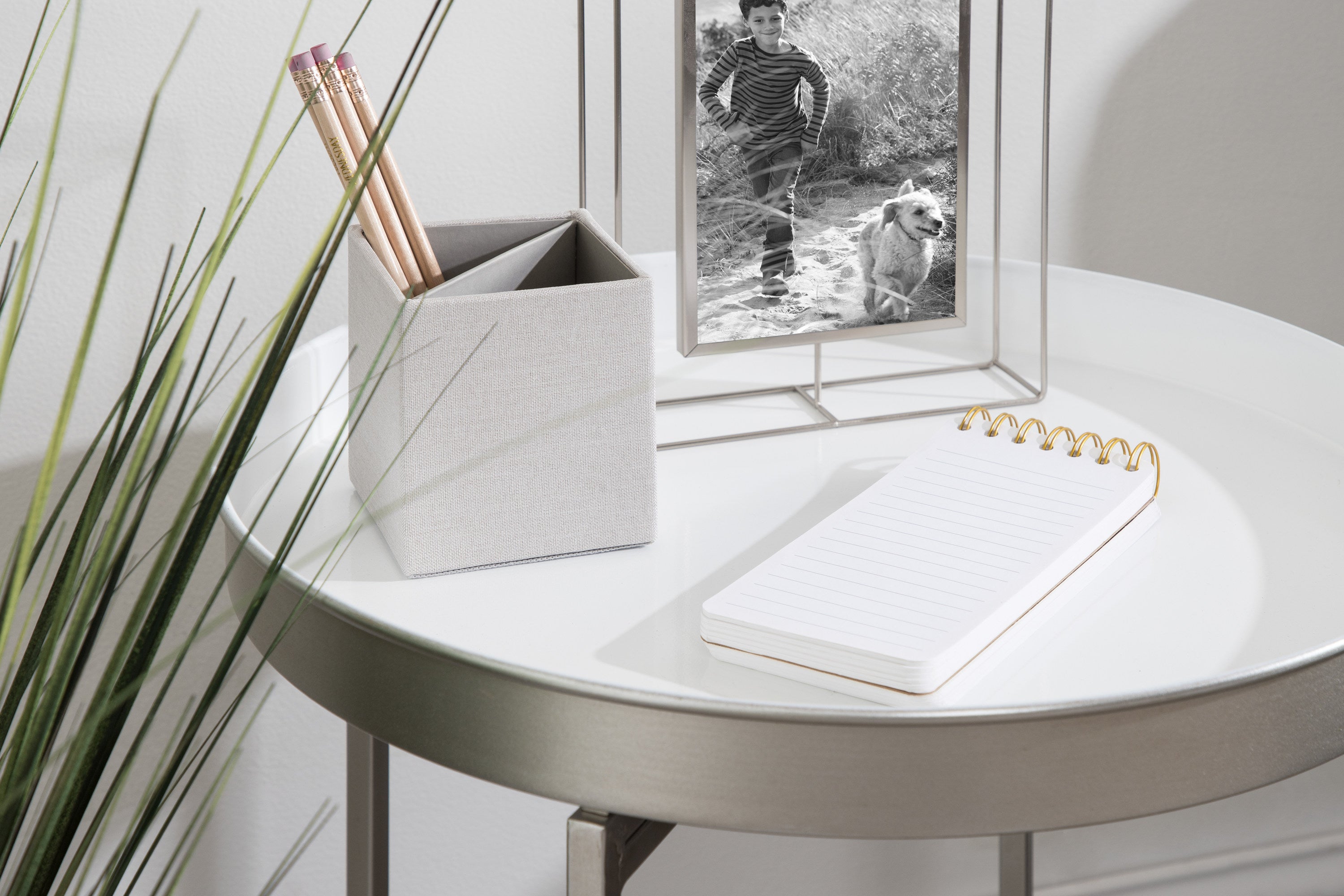 Side Table Silver White 18.25x18.25x22 8