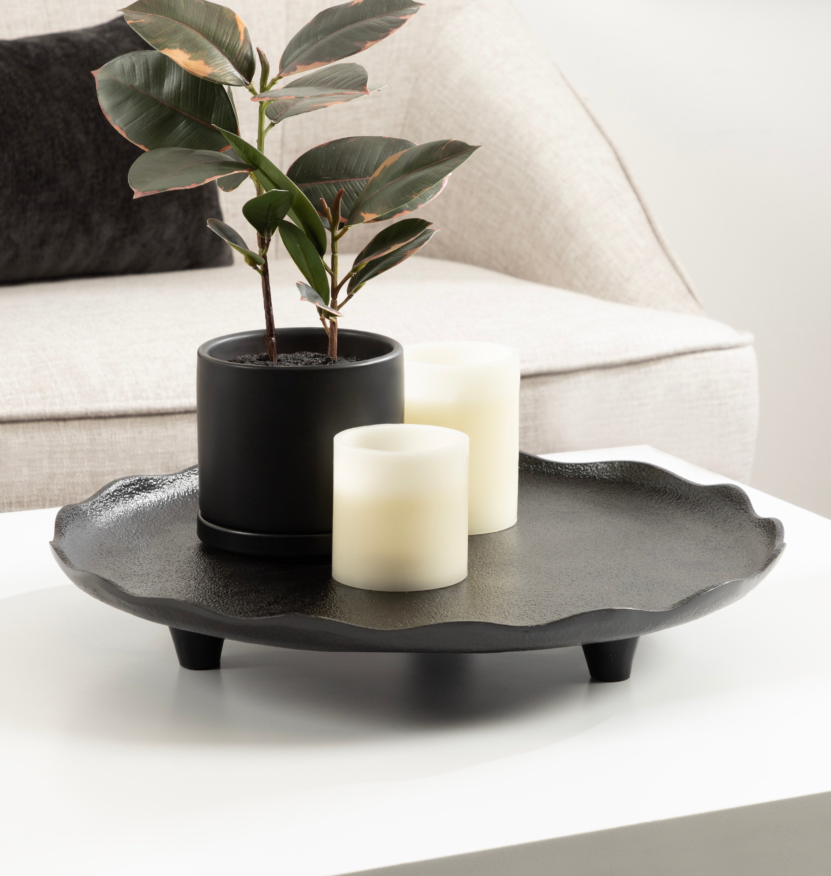 Serving Tray 16" Diameter Black 6
