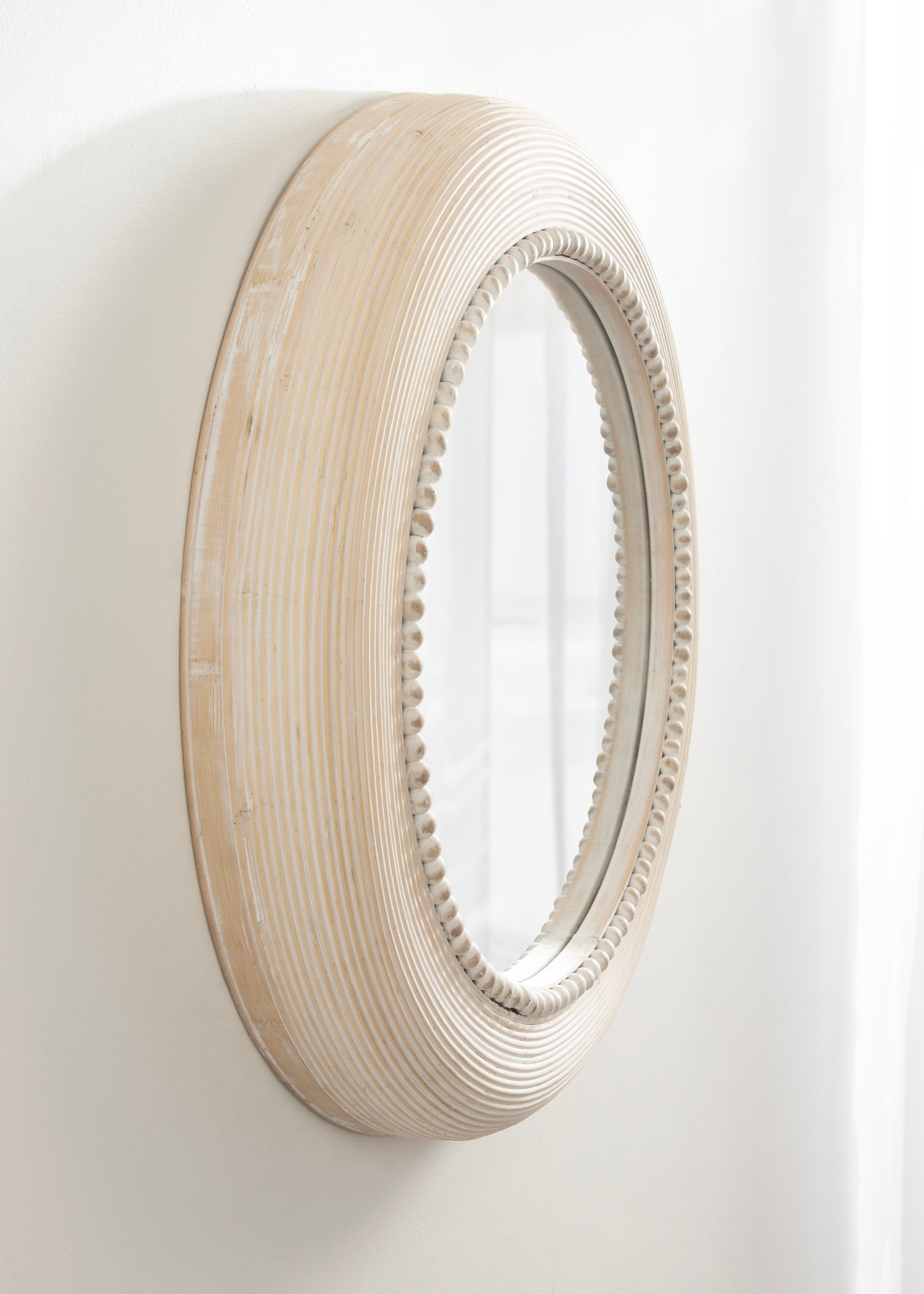 Round Mirror White 26x26 7