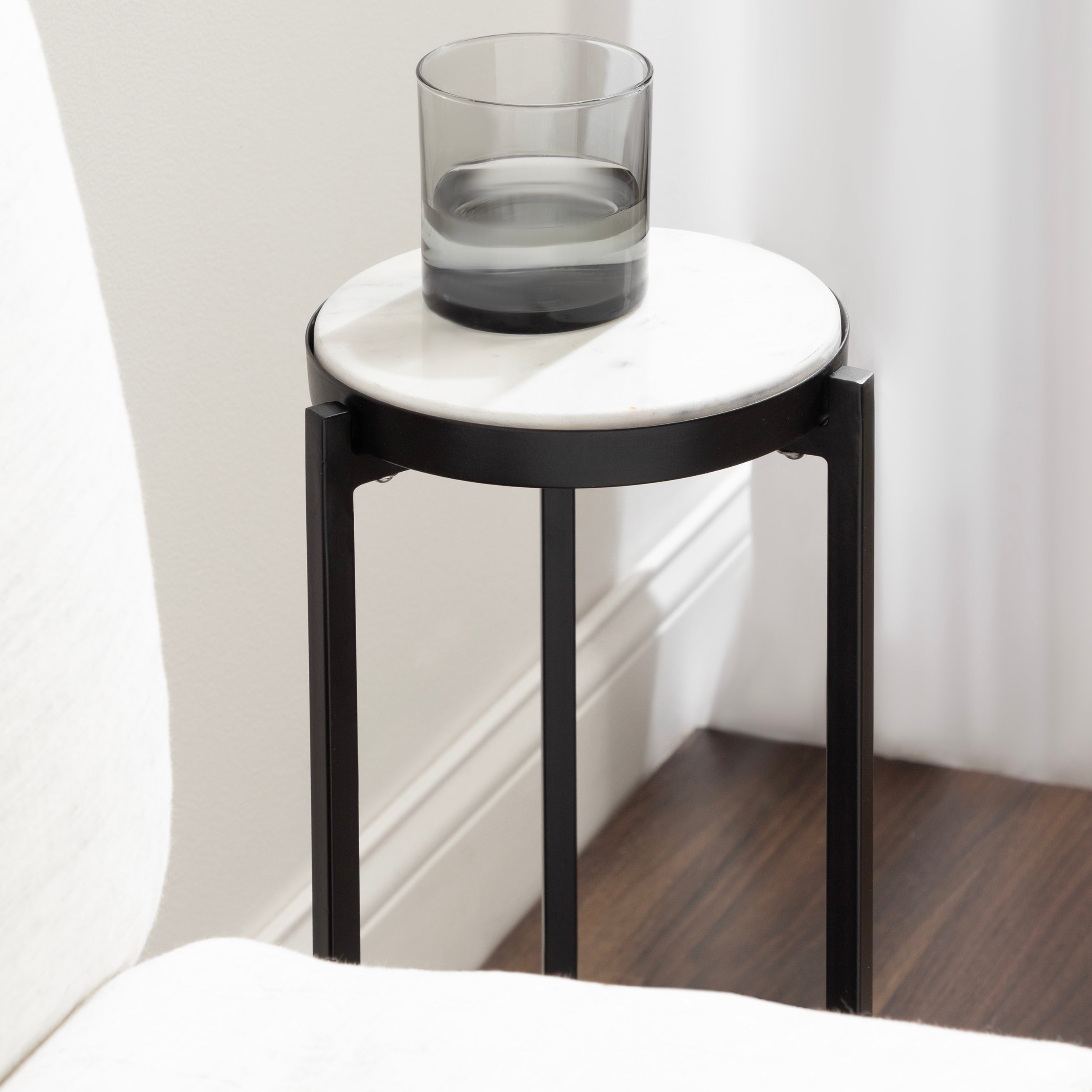 Drink Table White Black 9x9x23 7