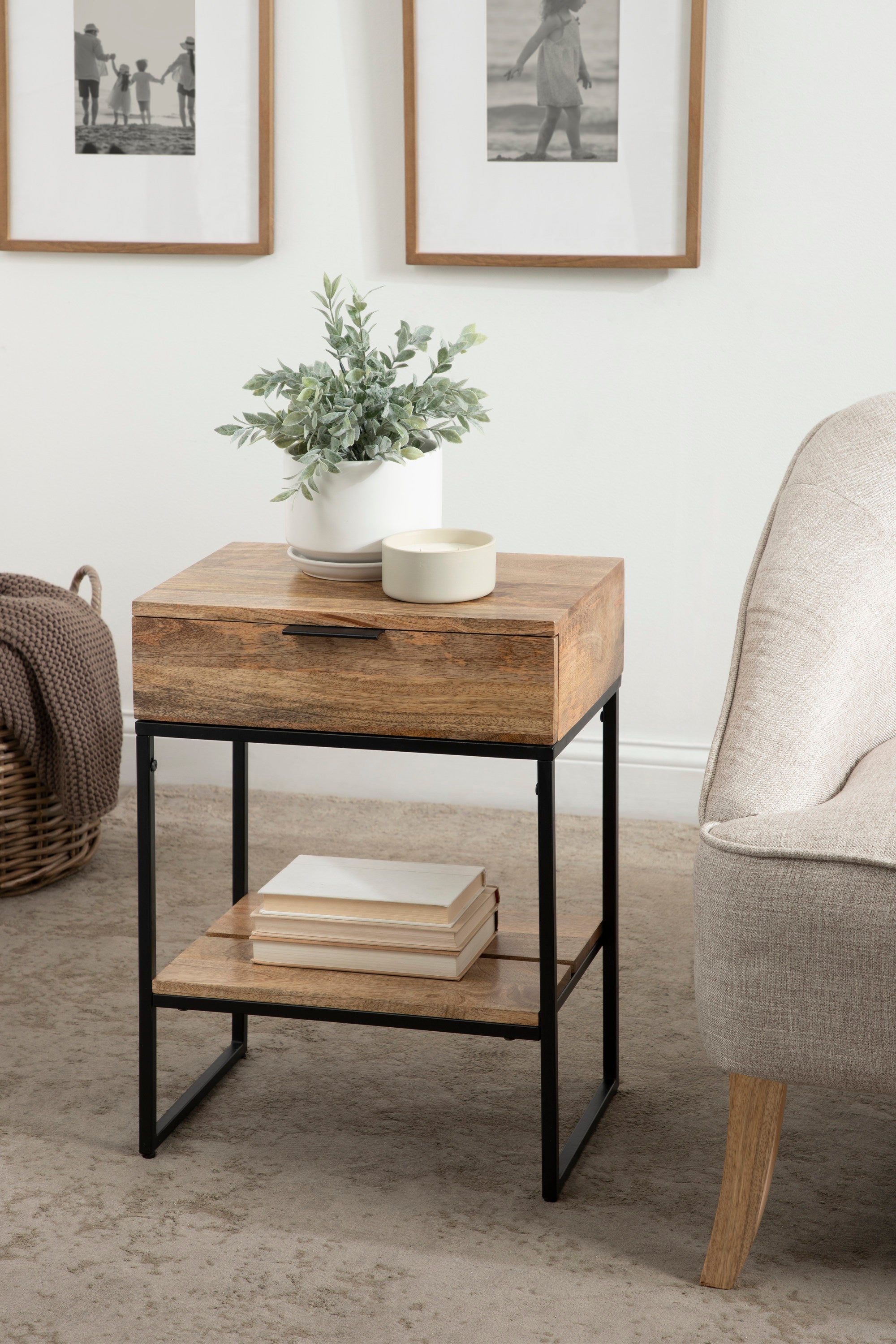 Side Table Natural Black 18x13x24 8