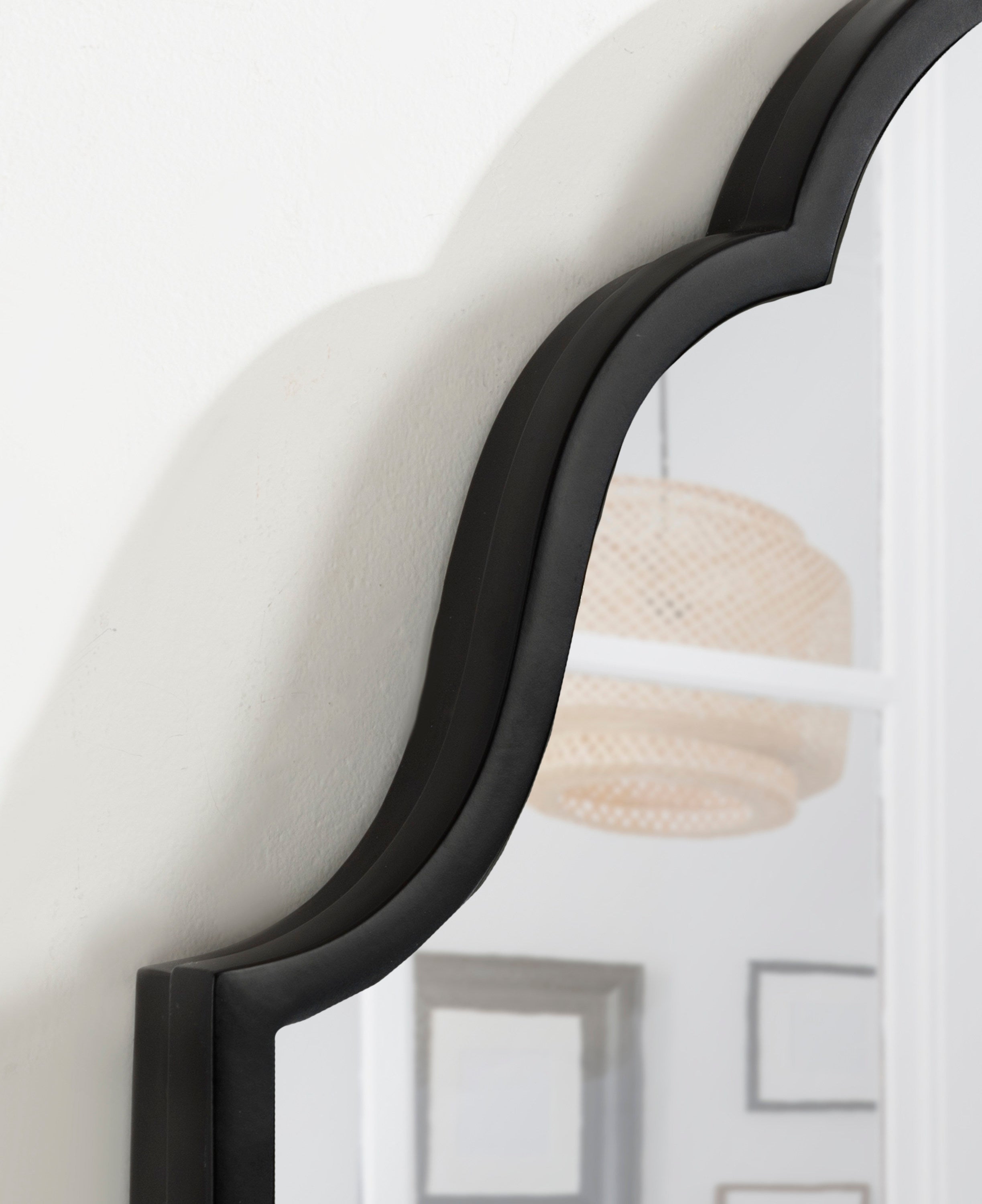 Scallop Mirror Black 20x30 7