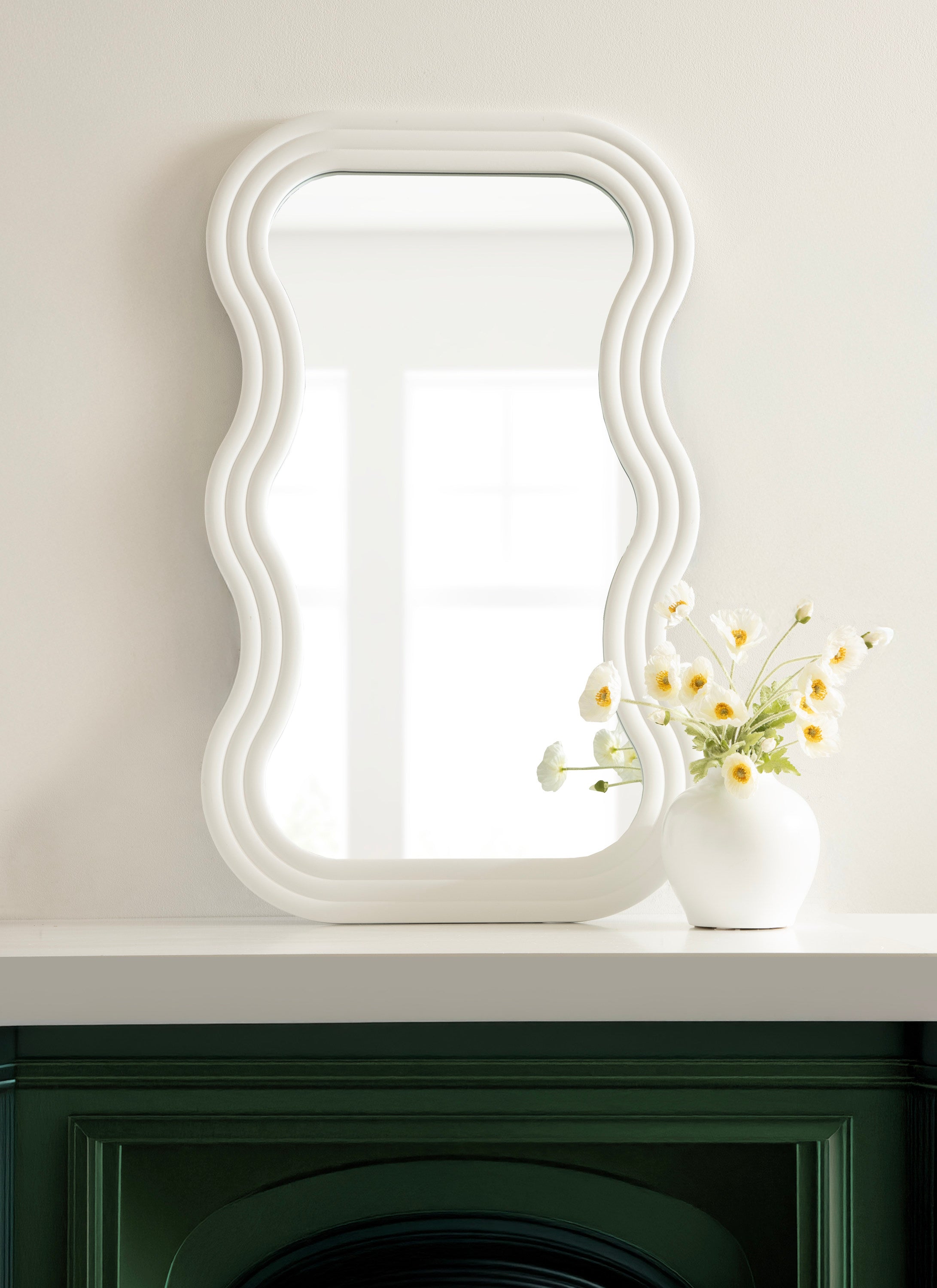 Scallop Mirror White 24x40 6