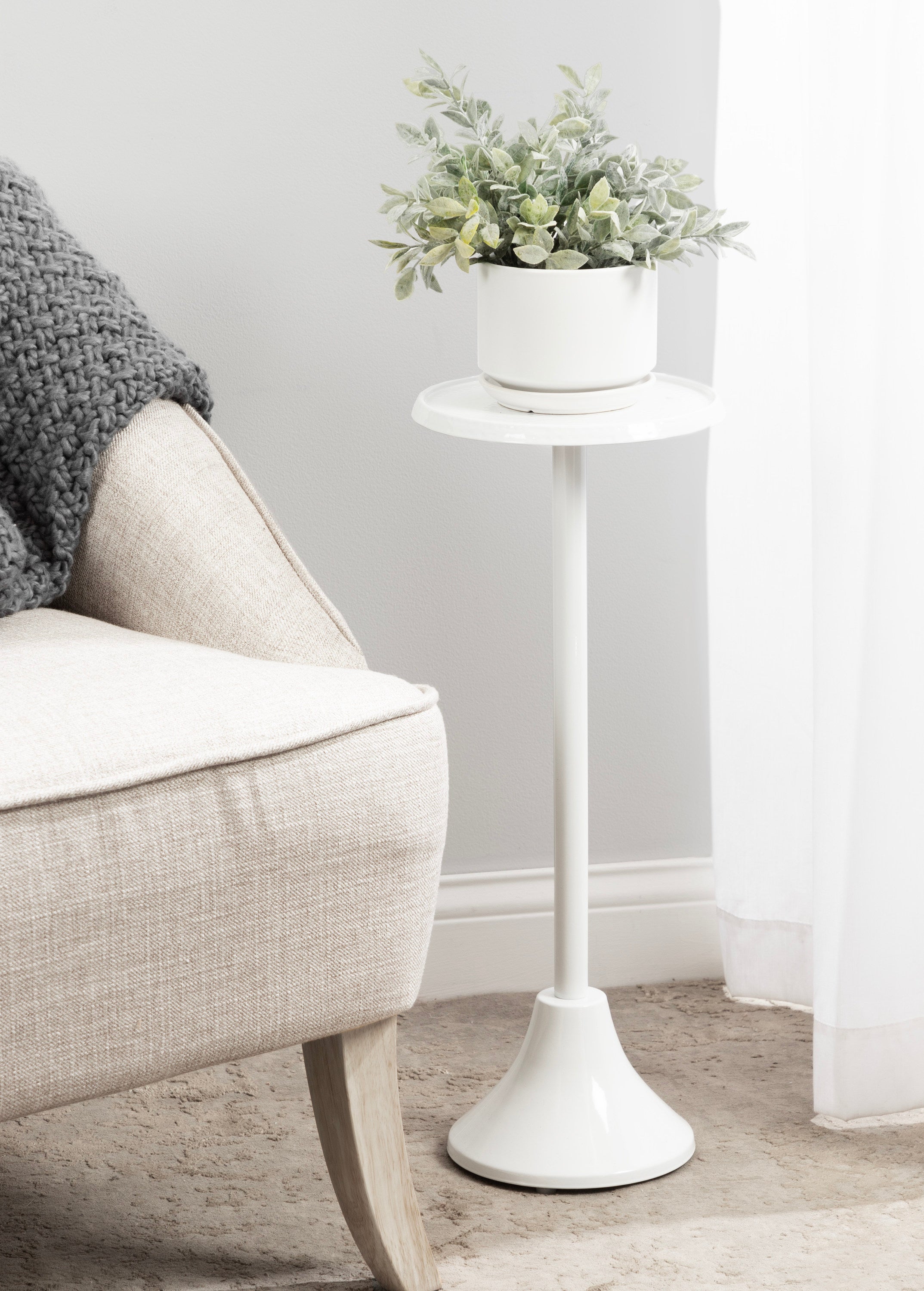 Drink Table White 9x9x23 7