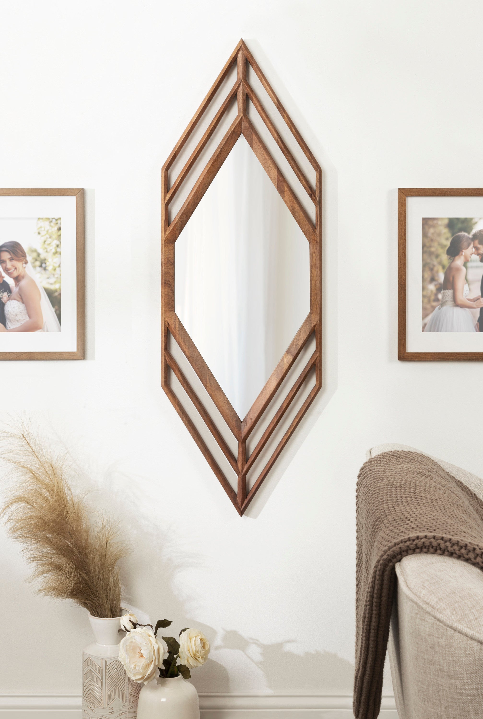 Vayga Framed Wall Mirror