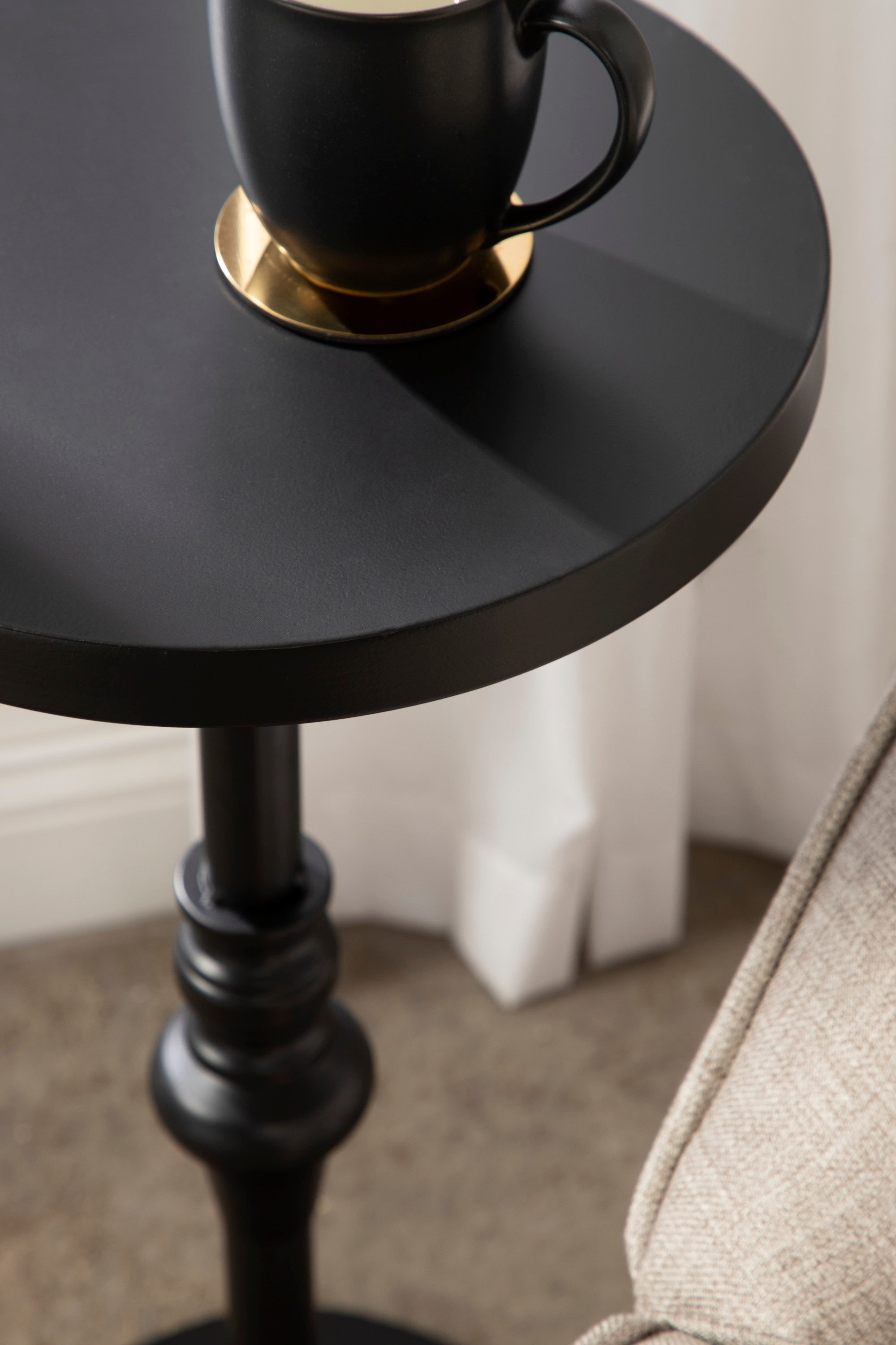 Drink Table Black 13x13x26 7