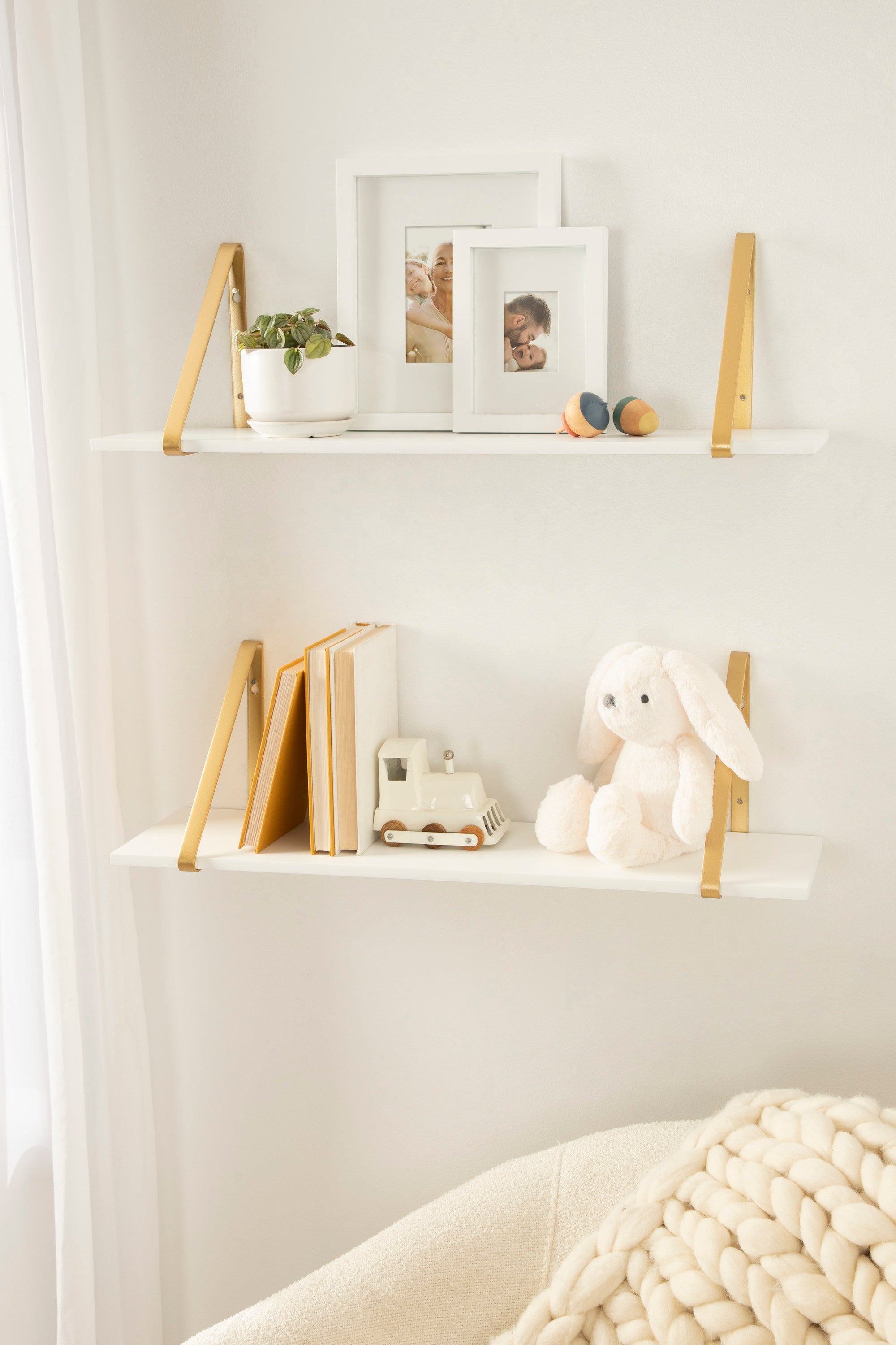 Floating Shelf White Gold 2 Pk-28" 7