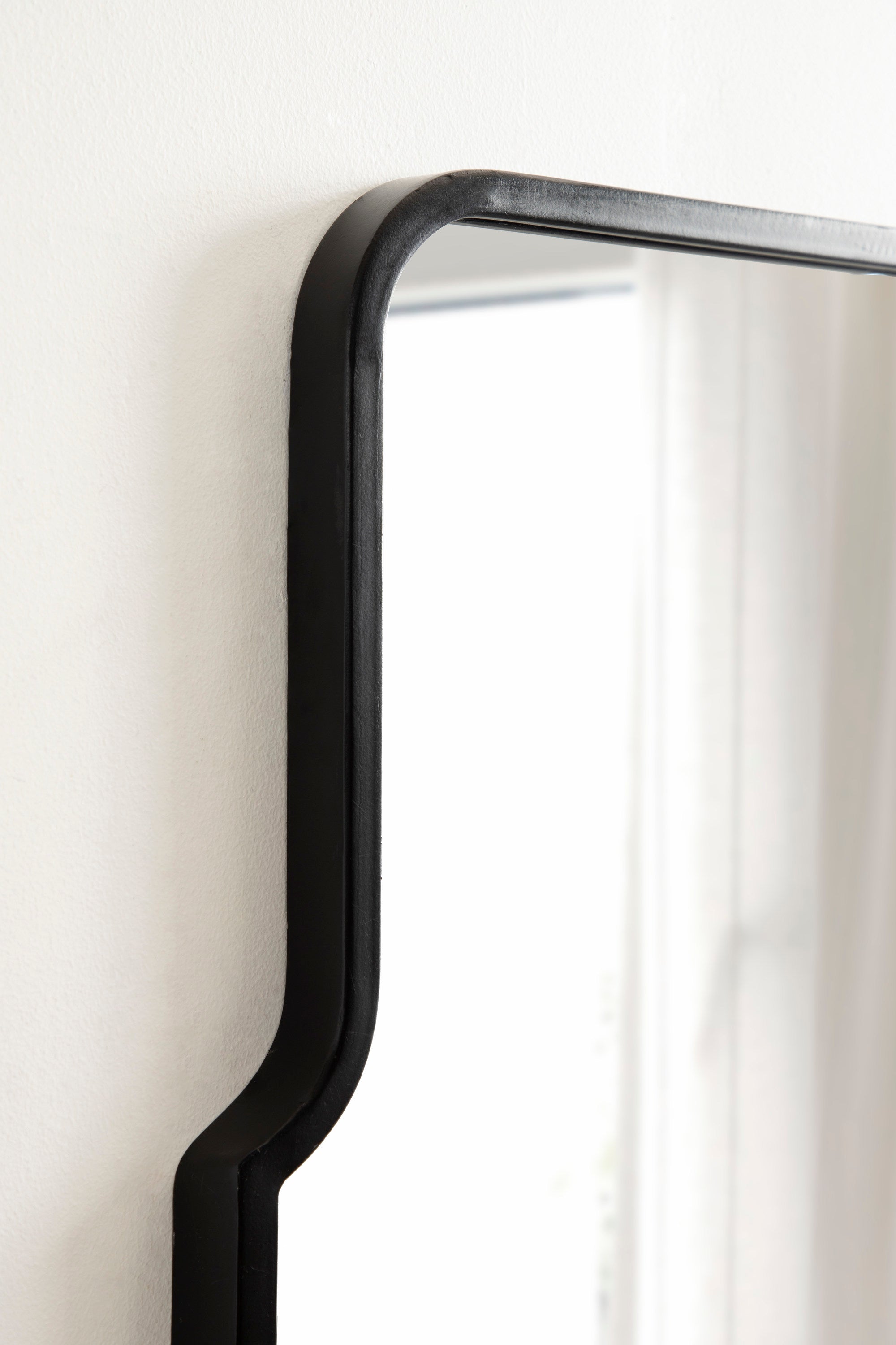 Gezella Scallop Arched Wall Mirror