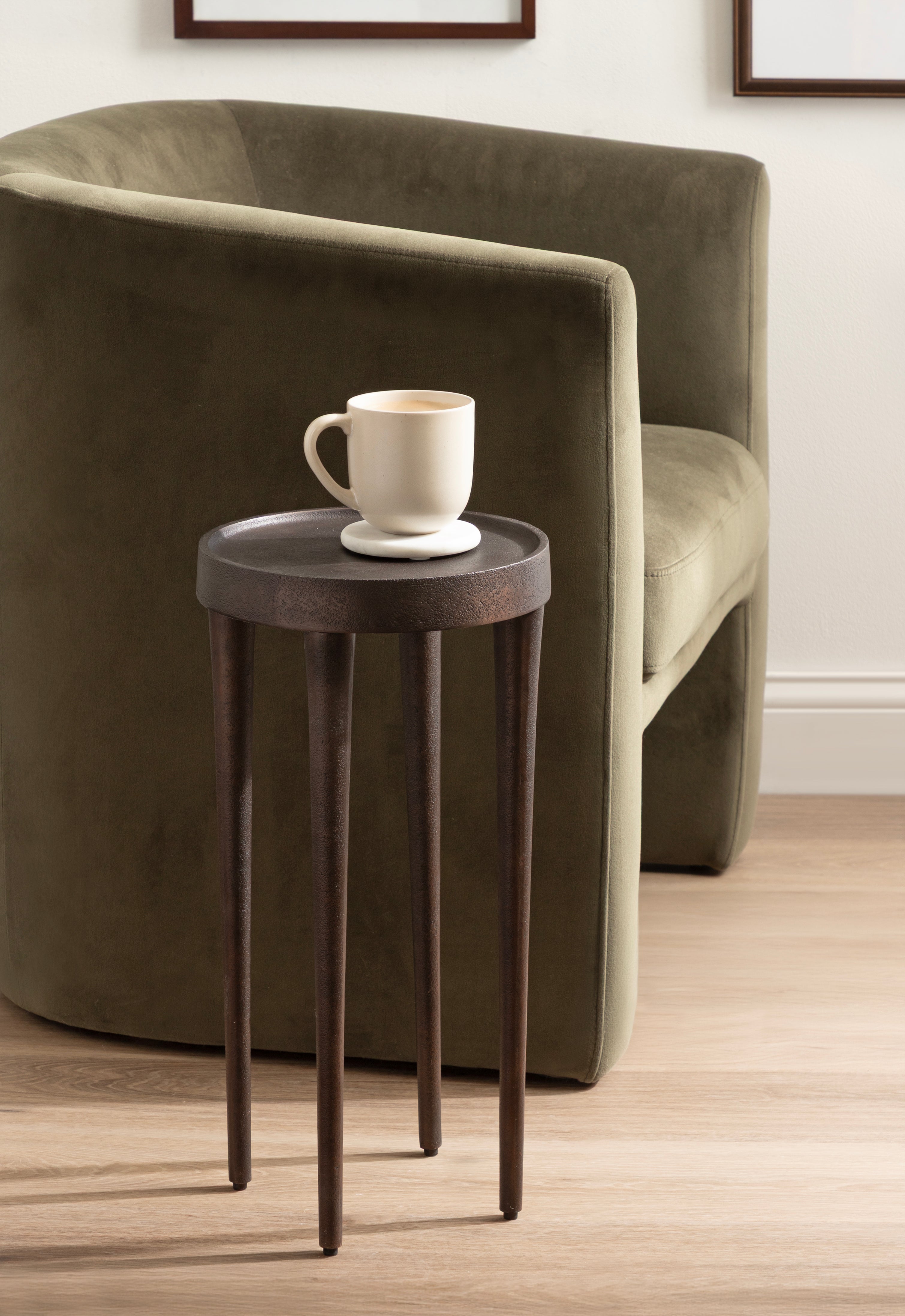 Rava Metal Table and Plant Stand
