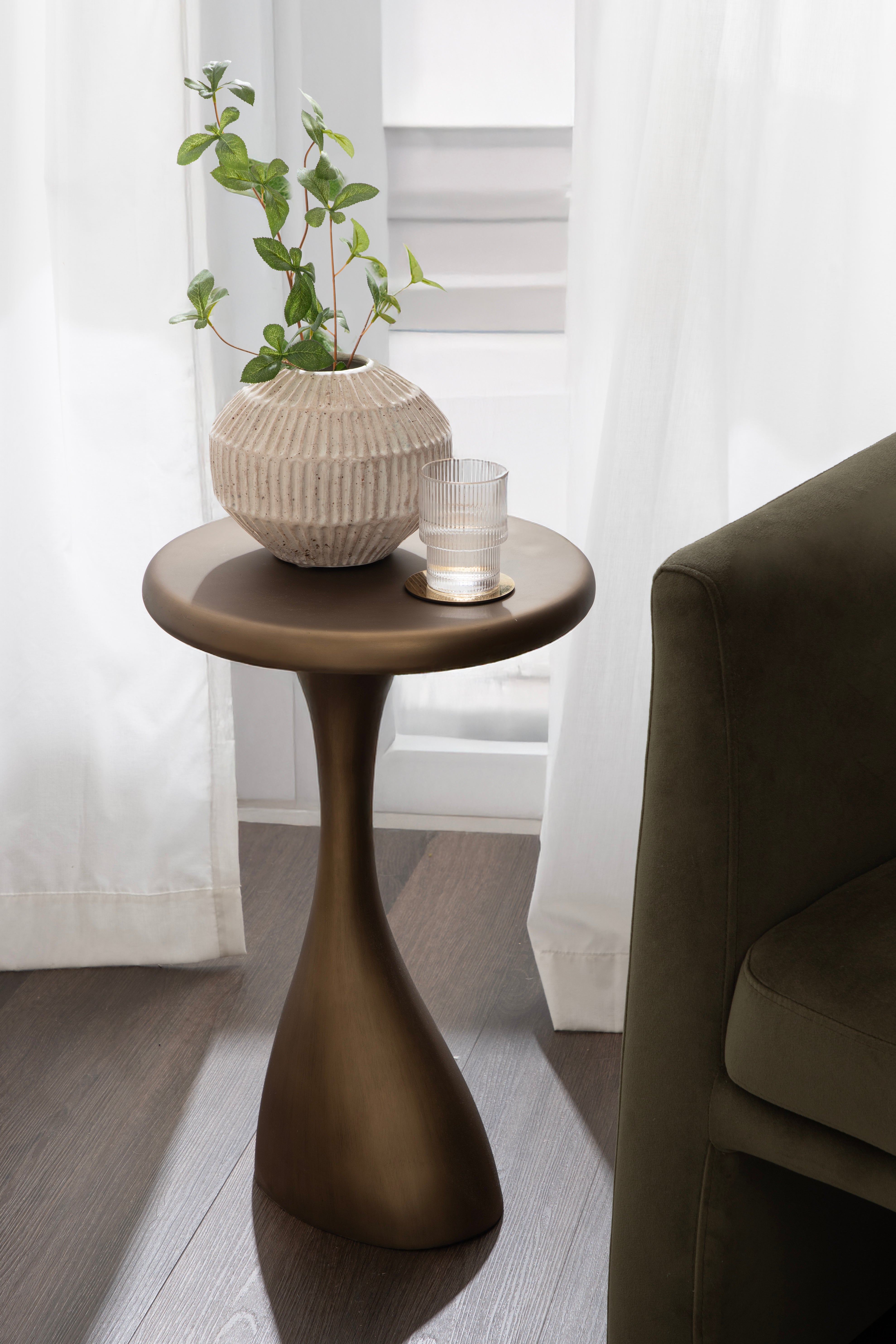 Side Table 14x14x22 Gold 7