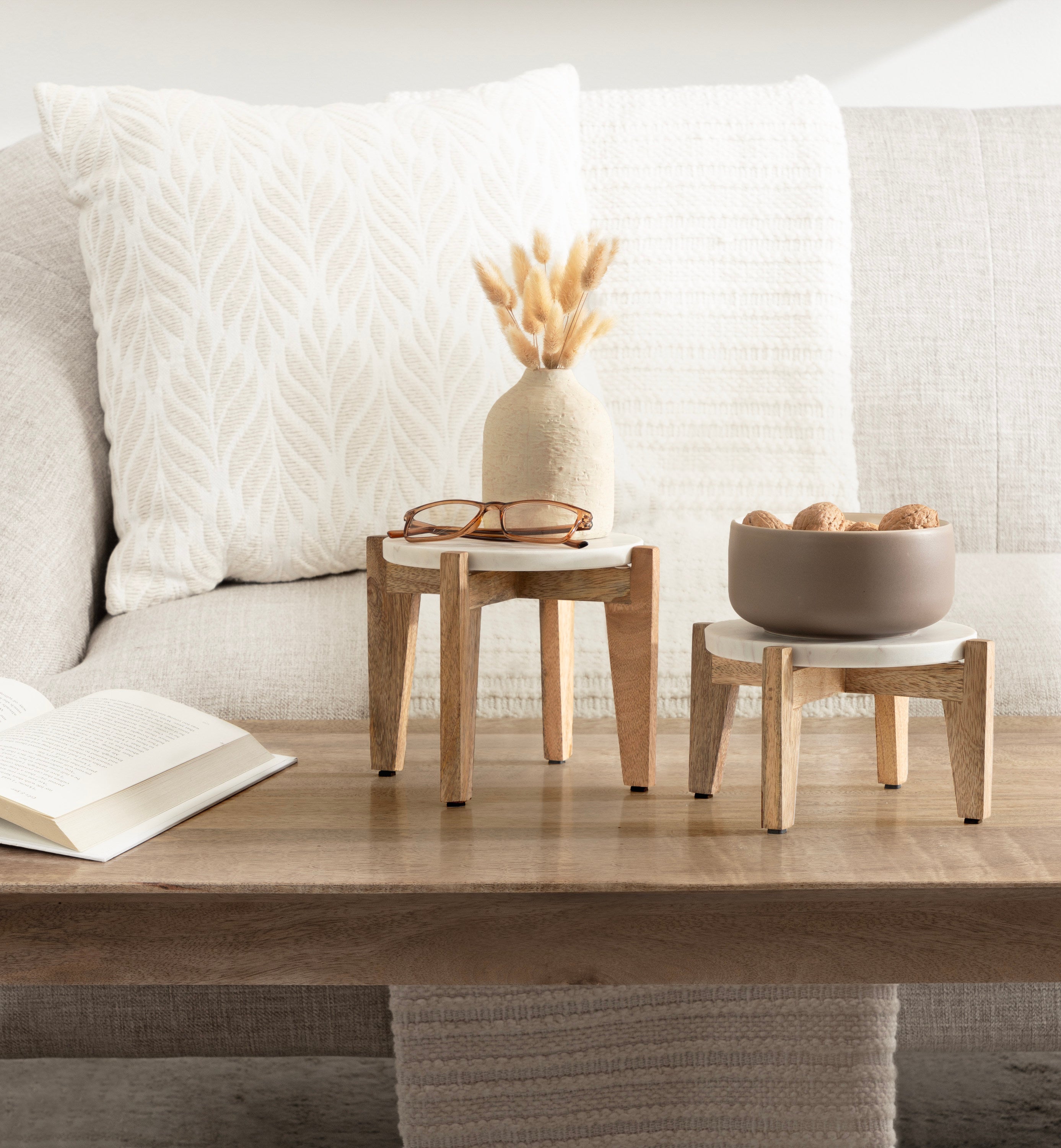 Icelyn Round Plant Stand Set