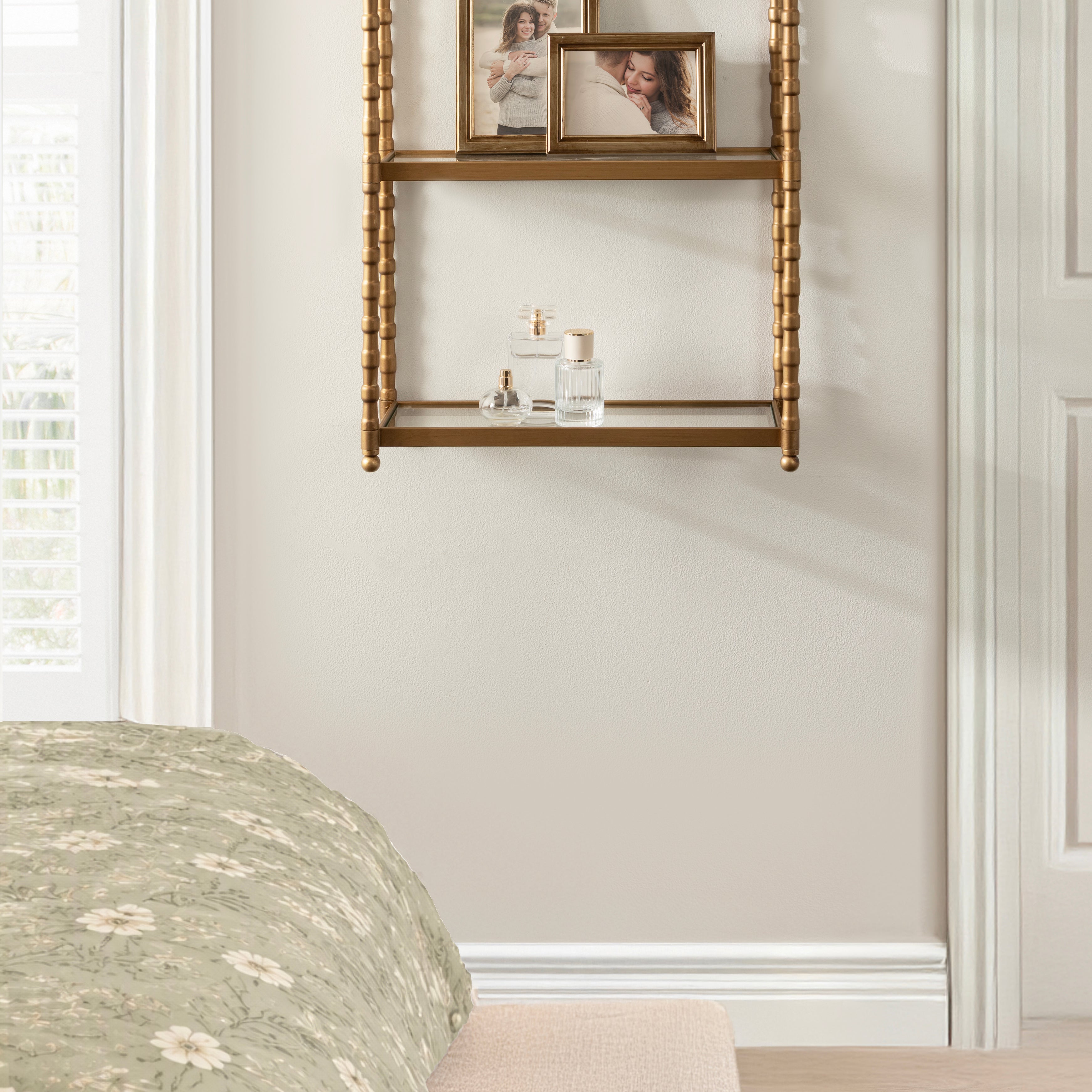 Accent Shelf 18x7x25 Gold 7