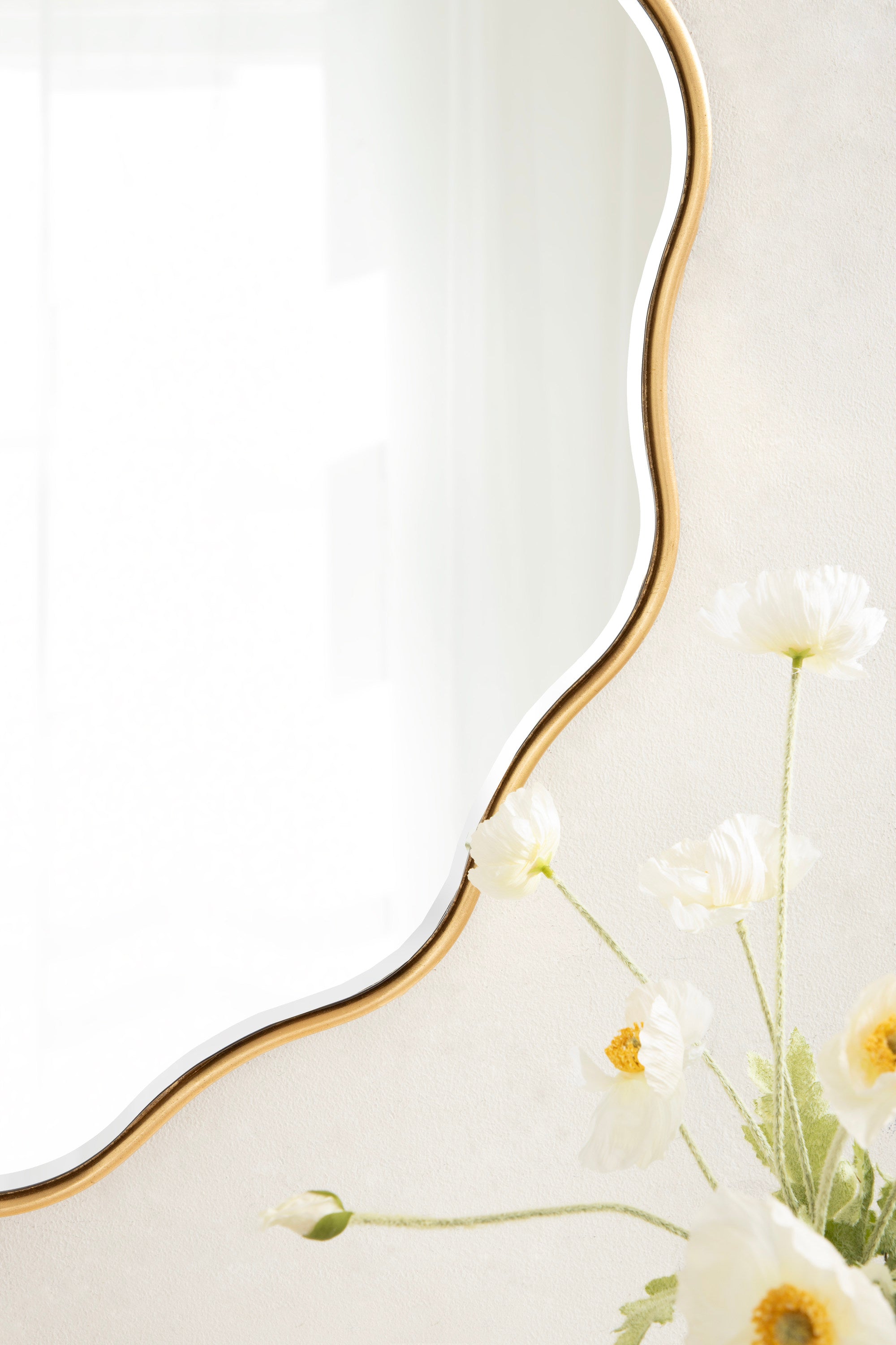 Viona Round Scalloped Mirror