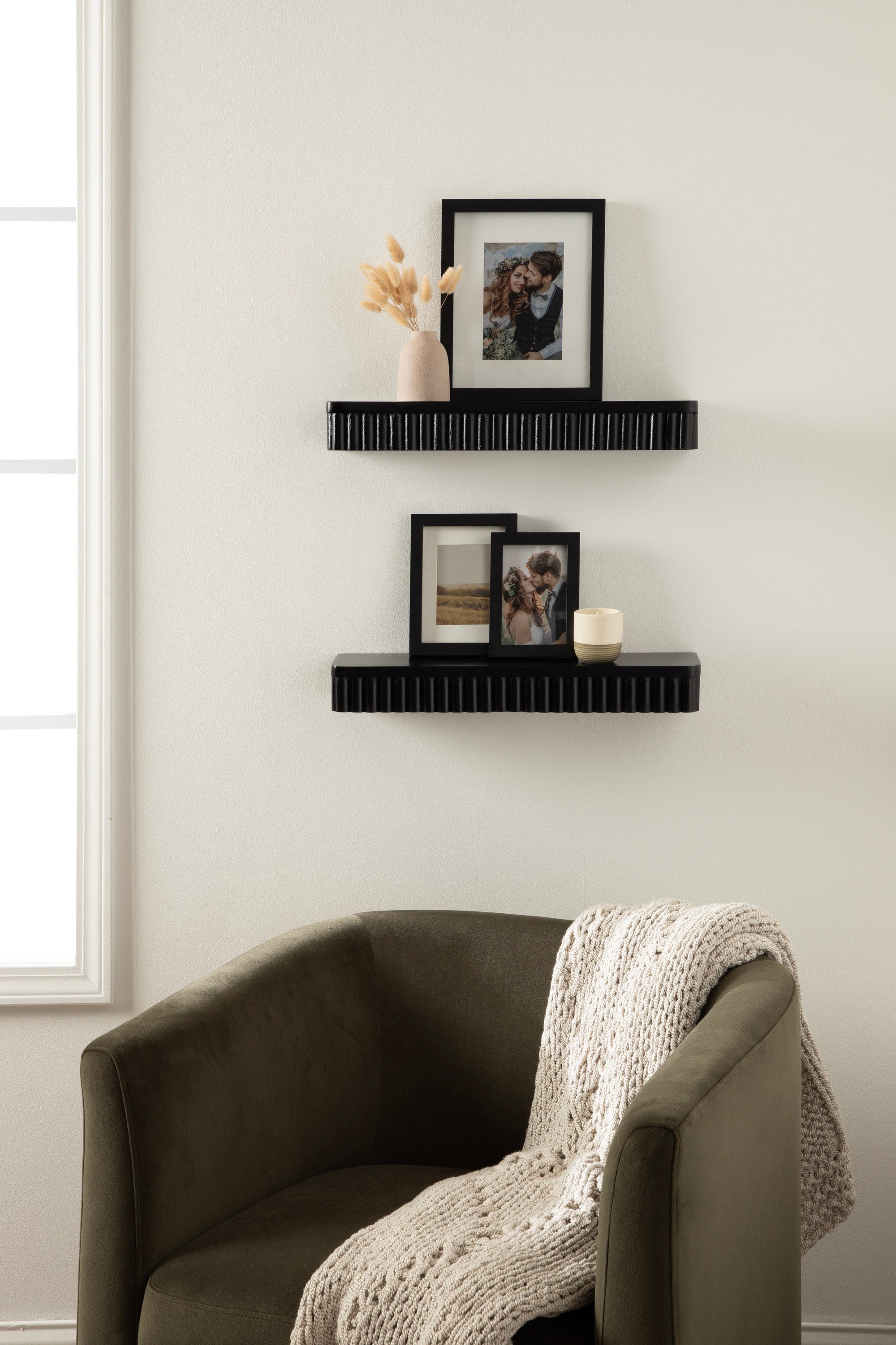 Floating Shelf Black 2 Piece 20" 7