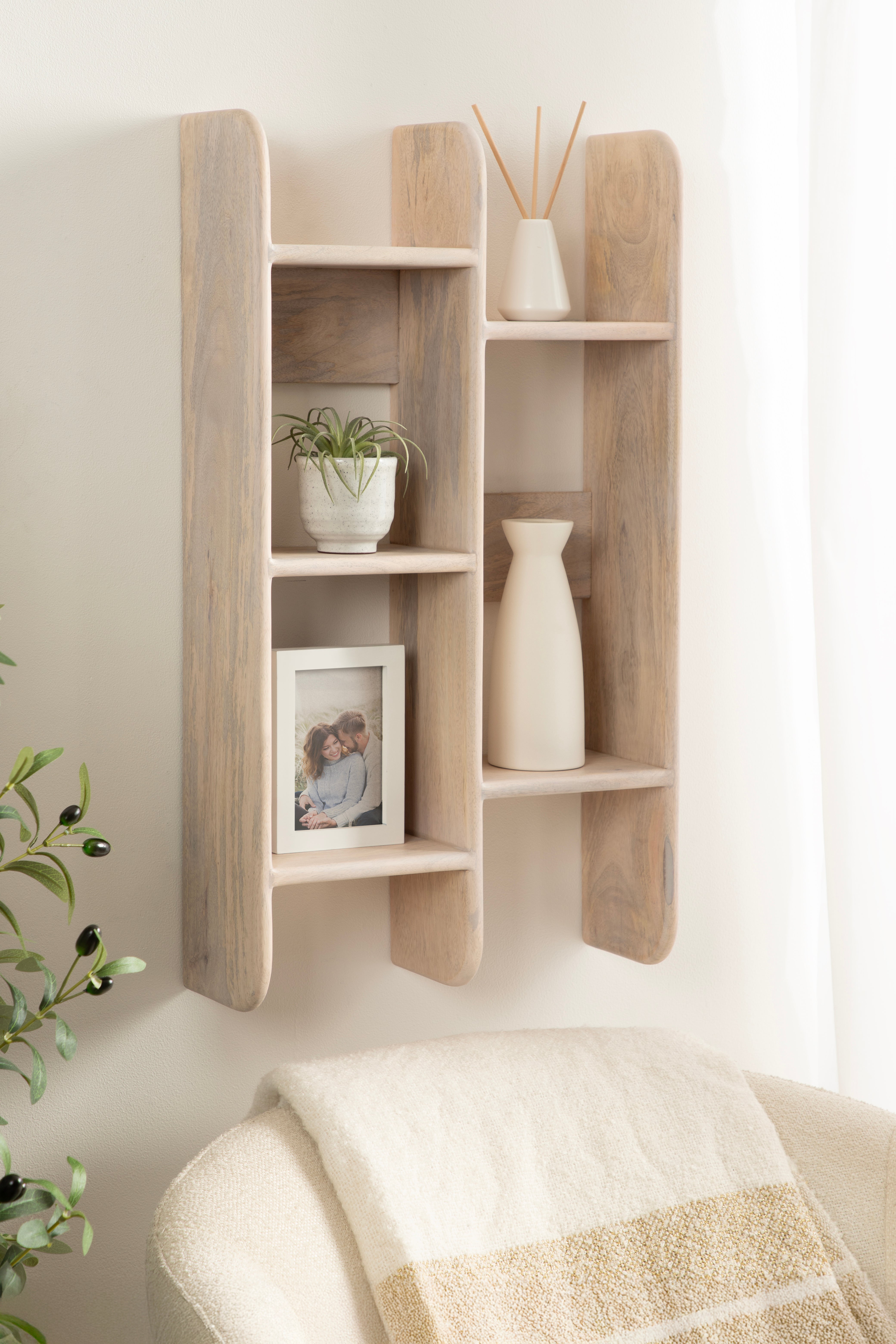 Accent Shelf Whitewash 30x17 7