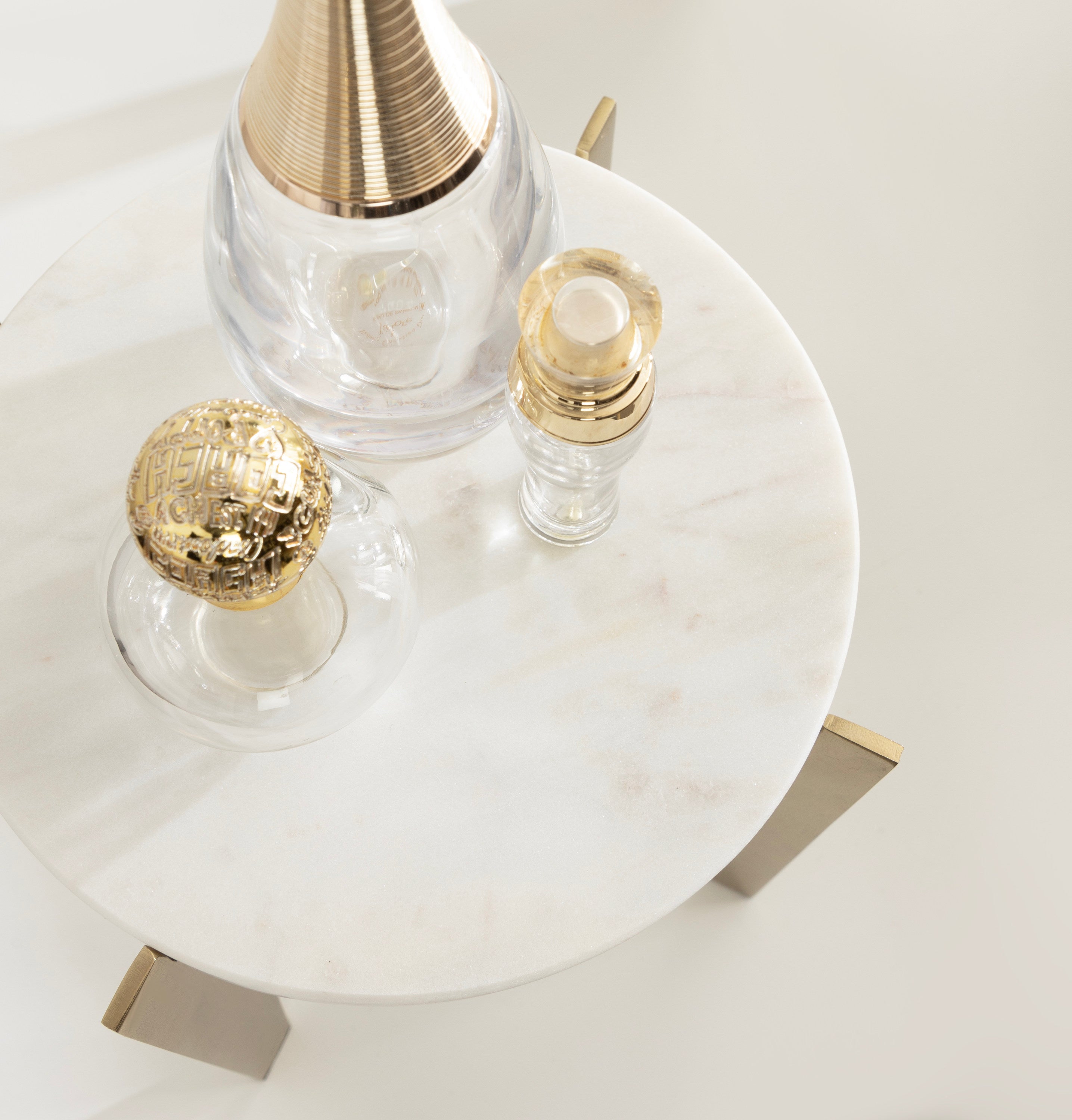 Icelyn Round Plant Stand Set