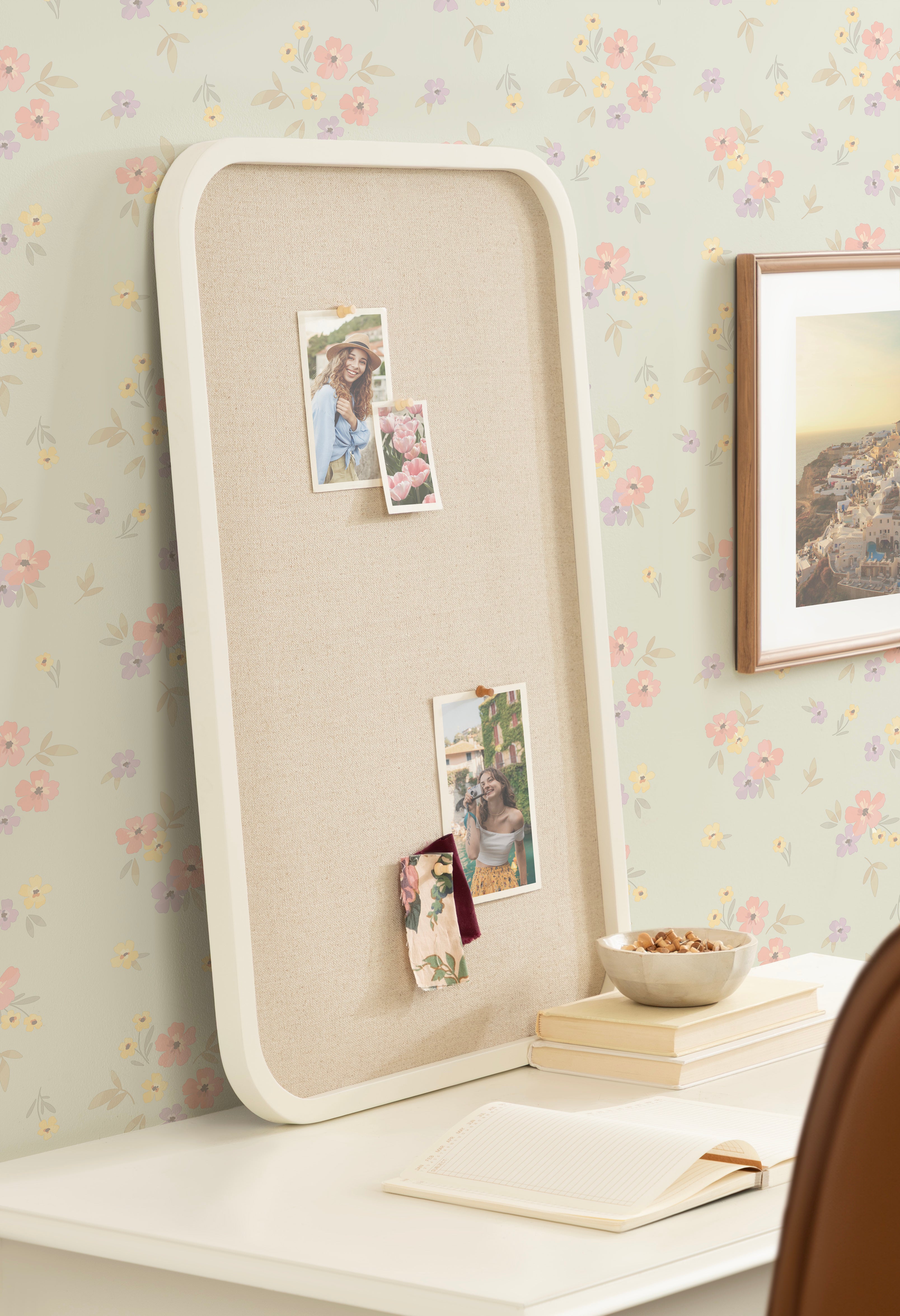 Pinboard White 20x30 7