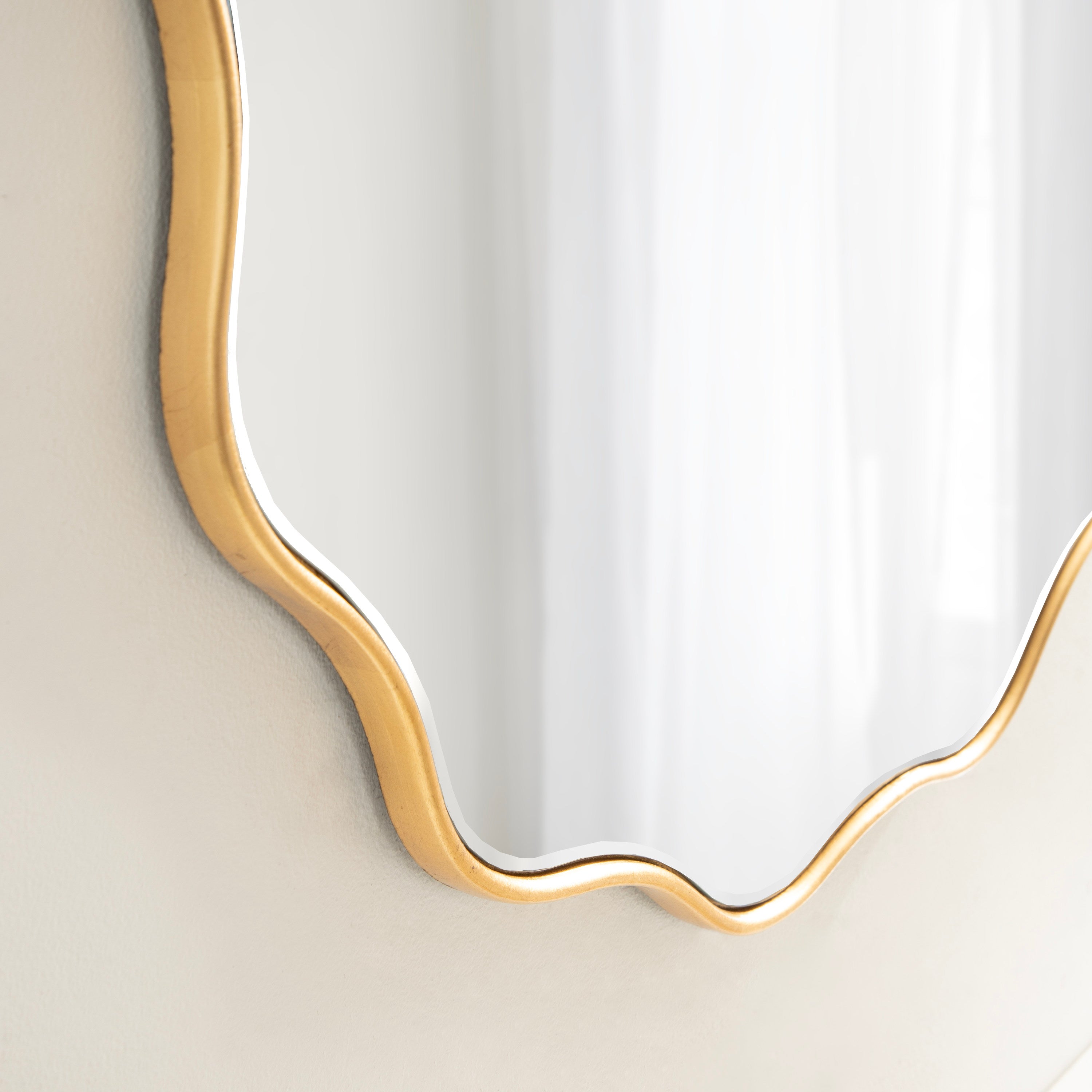 Viona Round Scalloped Mirror