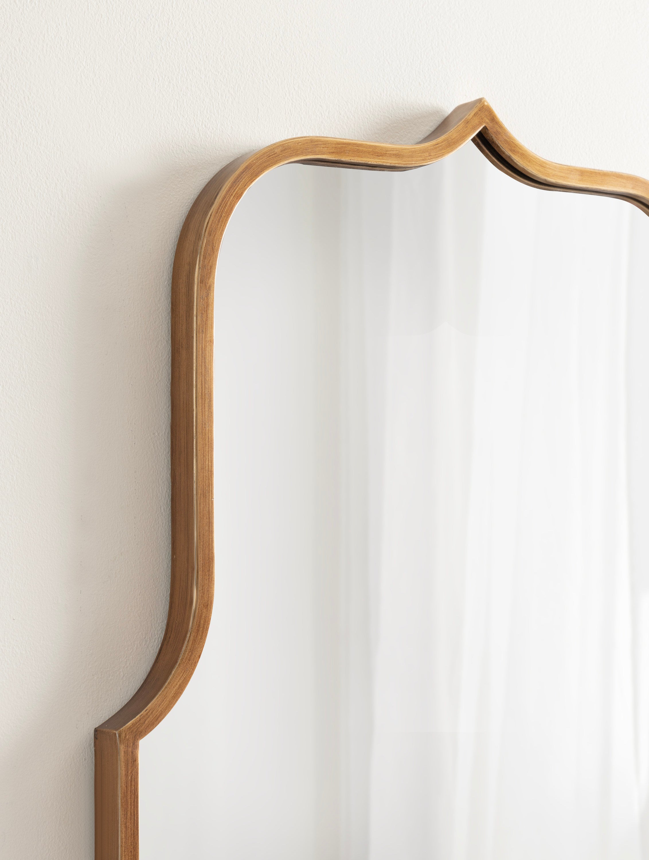Gezella Scallop Arched Wall Mirror