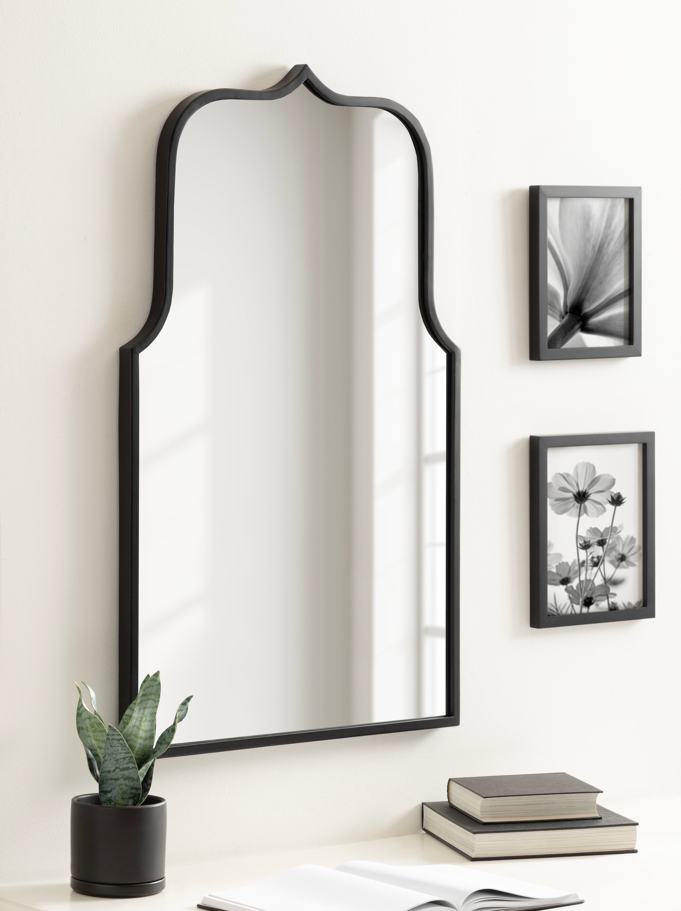Gezella Scallop Arched Wall Mirror