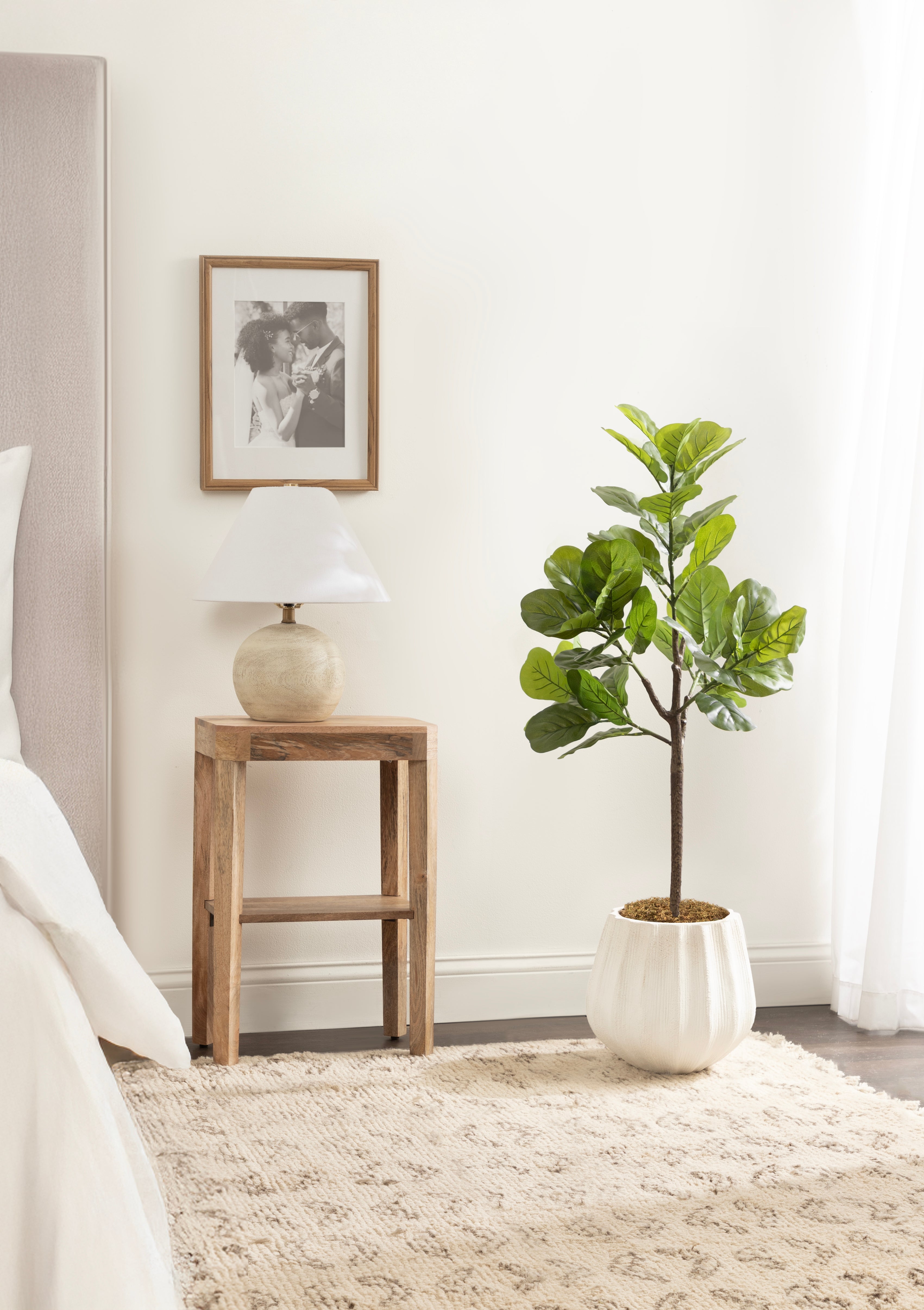 Faux Tree Distressed White 4' 8