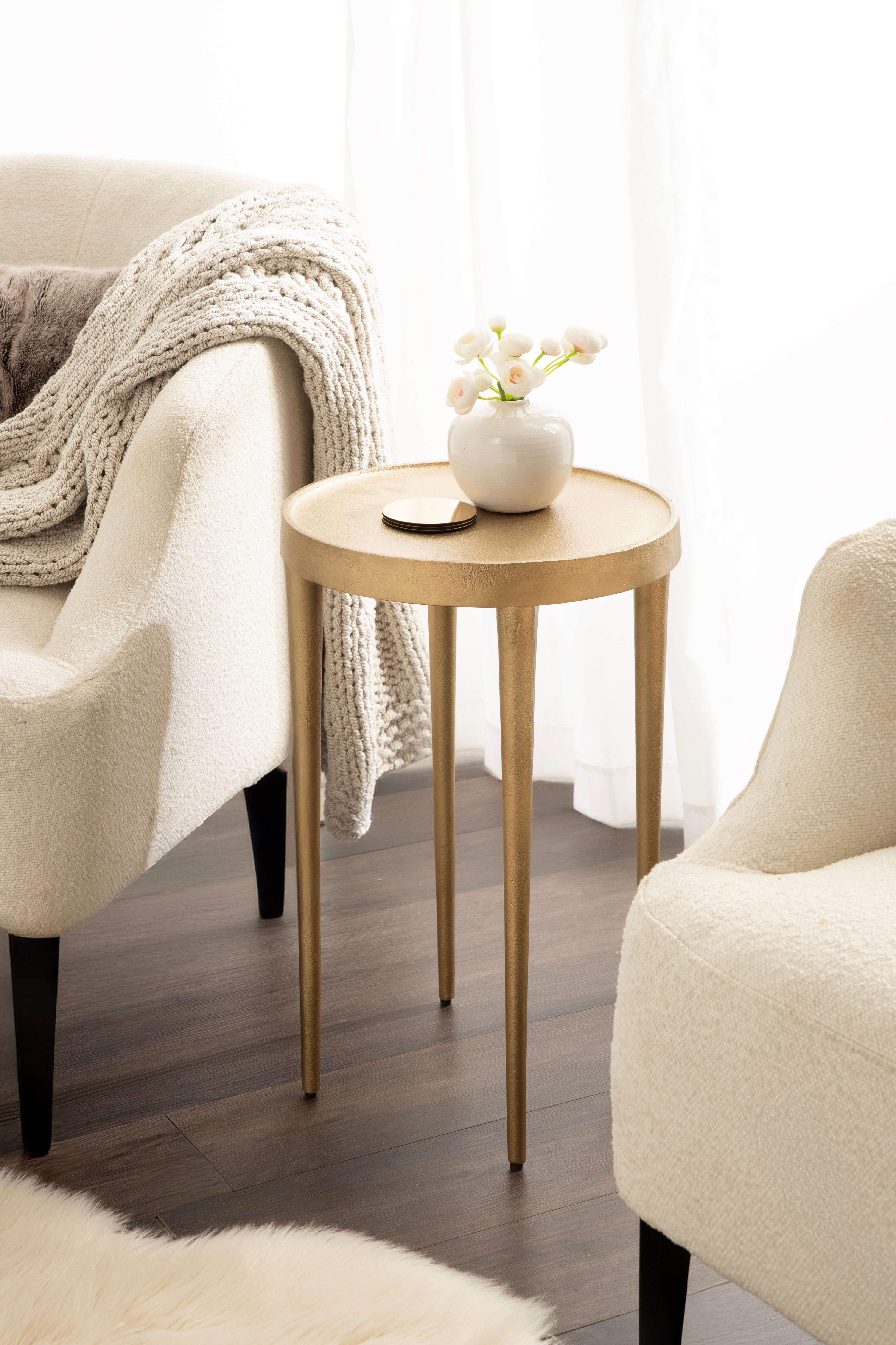 Rava Metal Table and Plant Stand