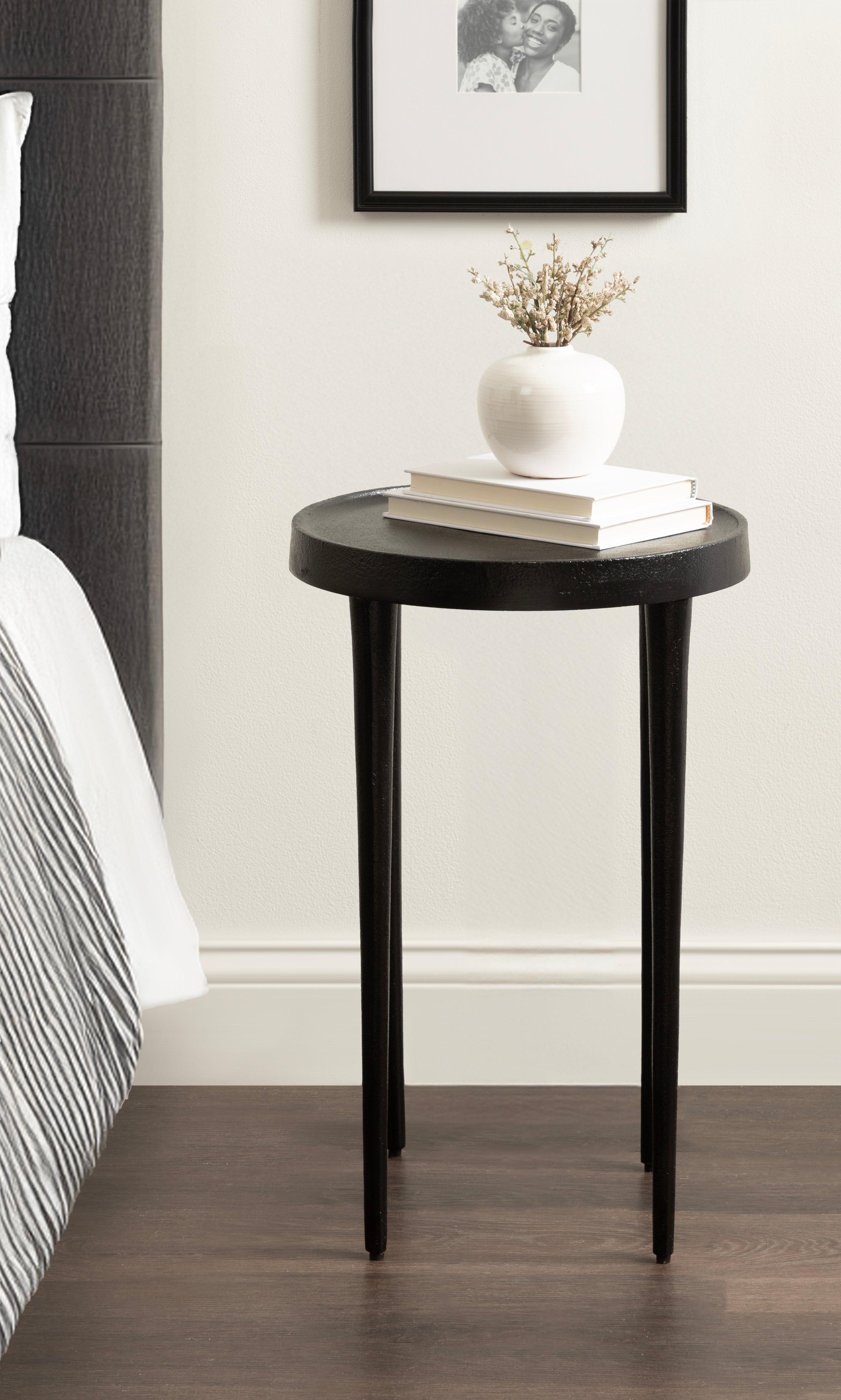 Rava Metal Table and Plant Stand