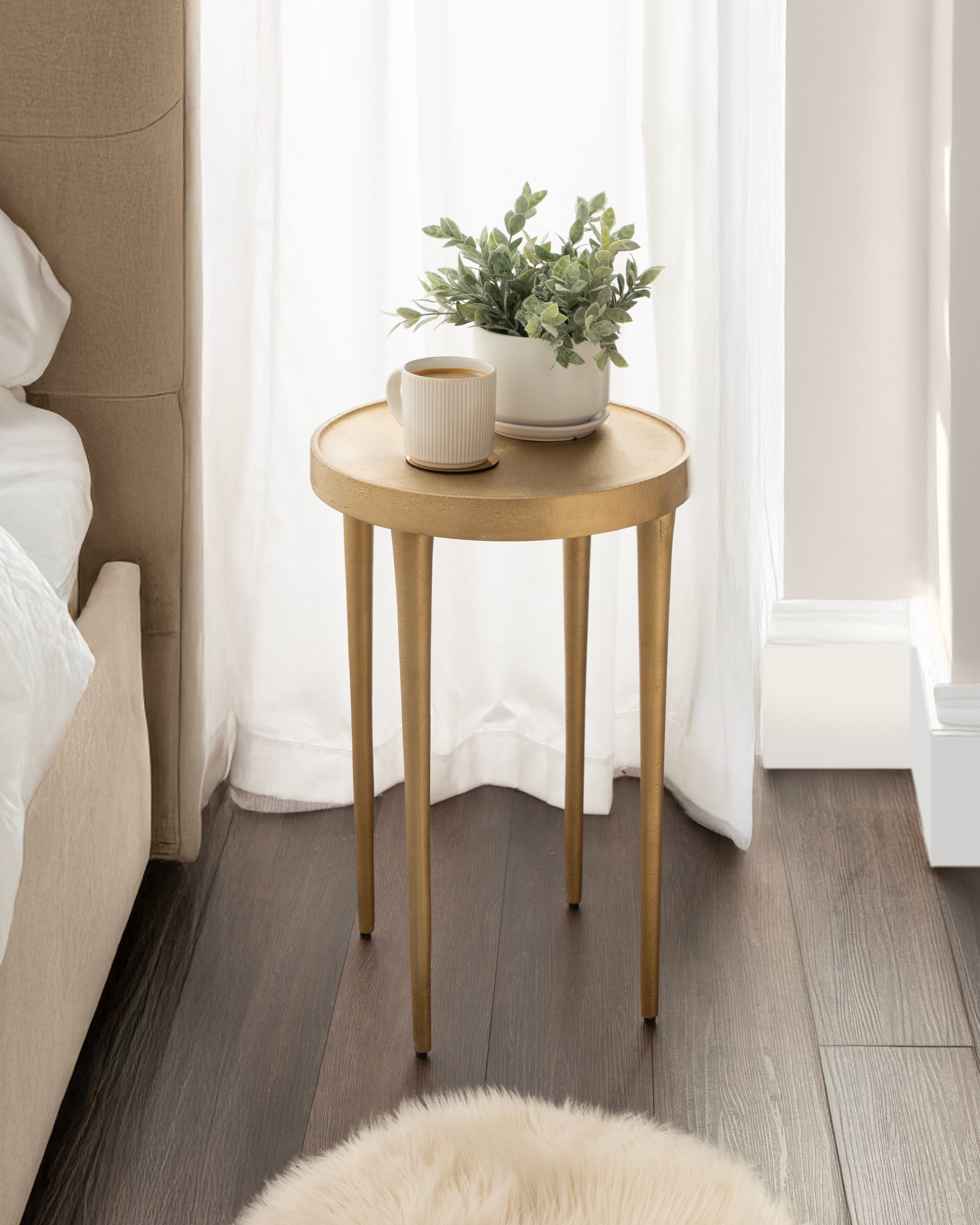 Rava Metal Table and Plant Stand