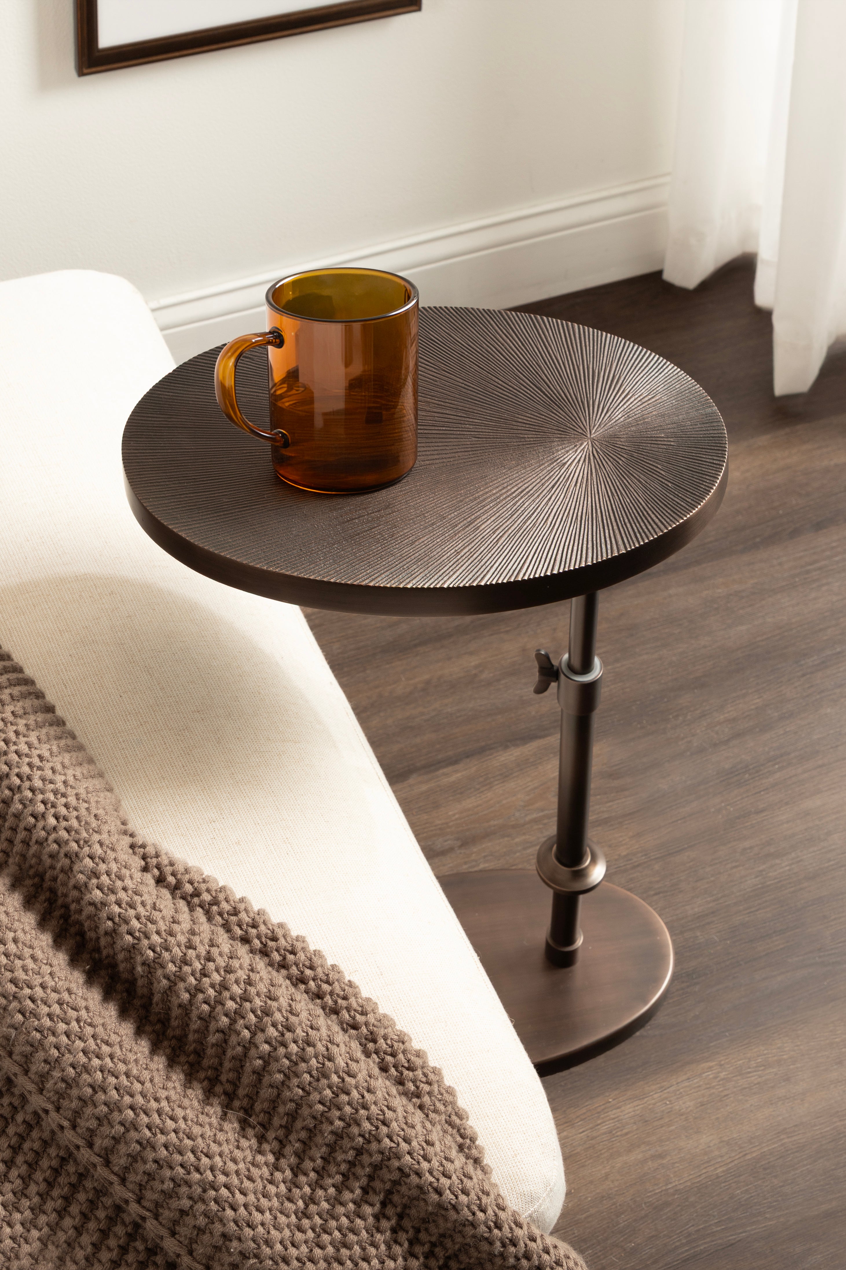 C Table Bronze 15x10x28 7