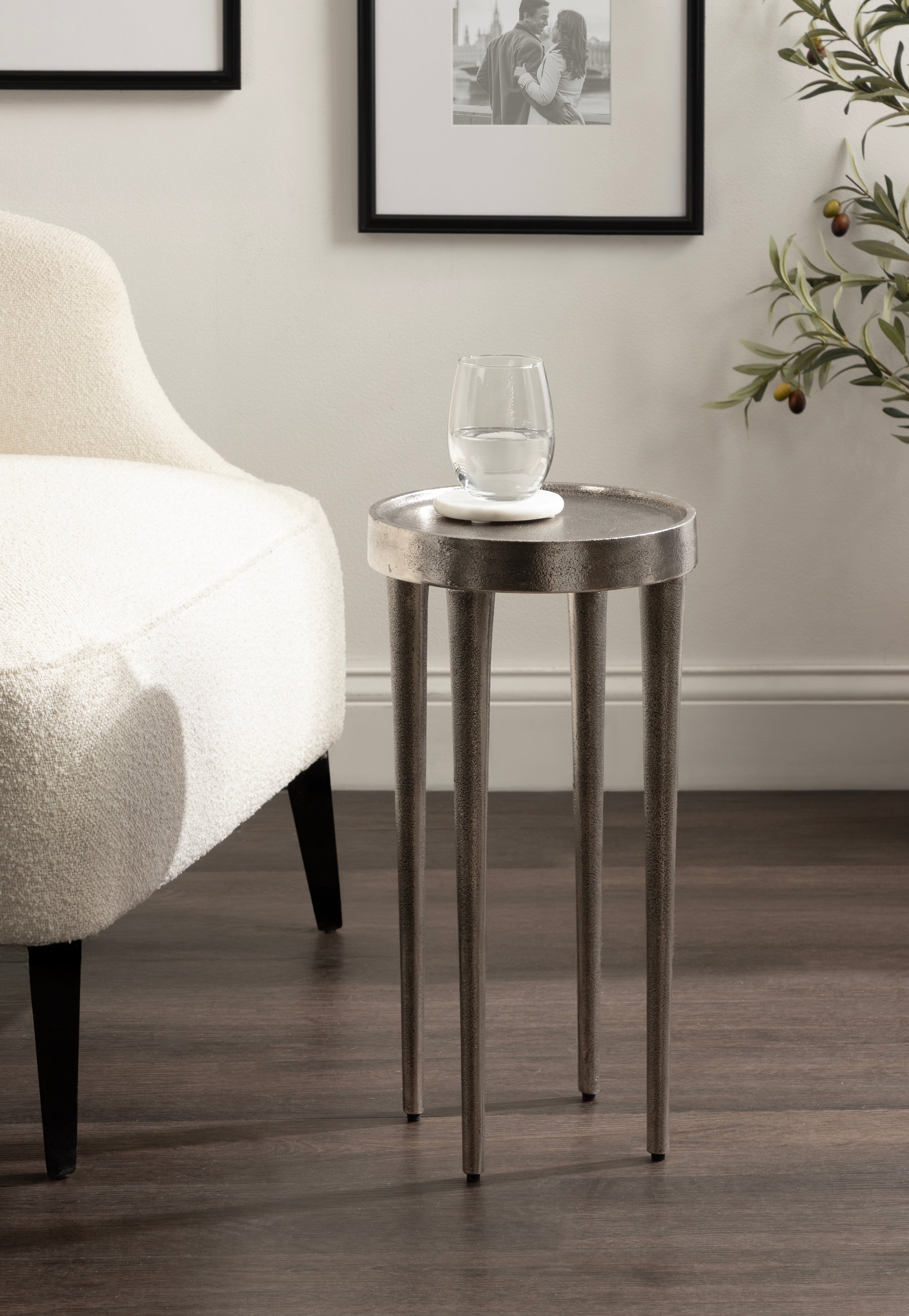 Rava Metal Table and Plant Stand