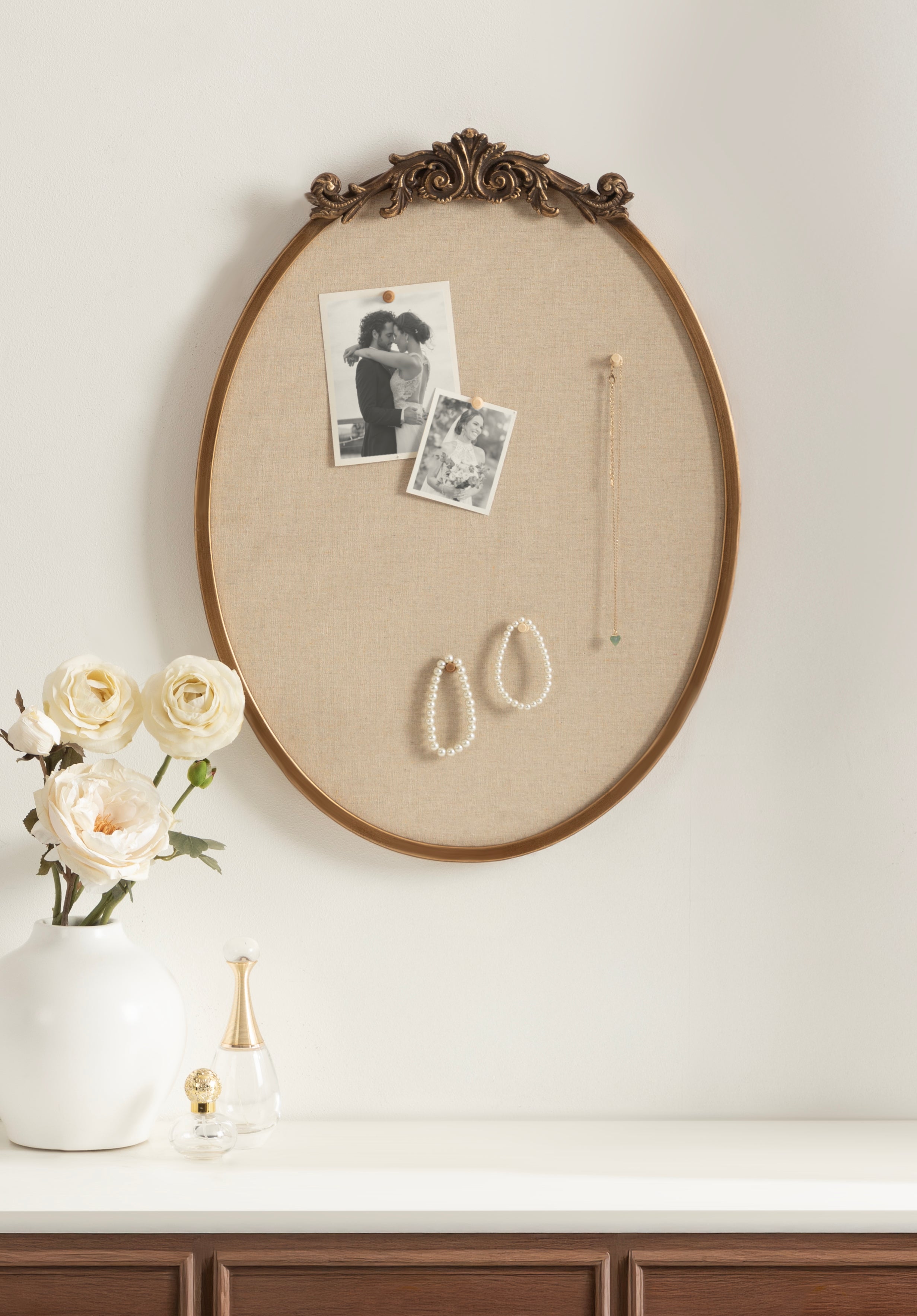Arendahl Oval Framed Pinboard