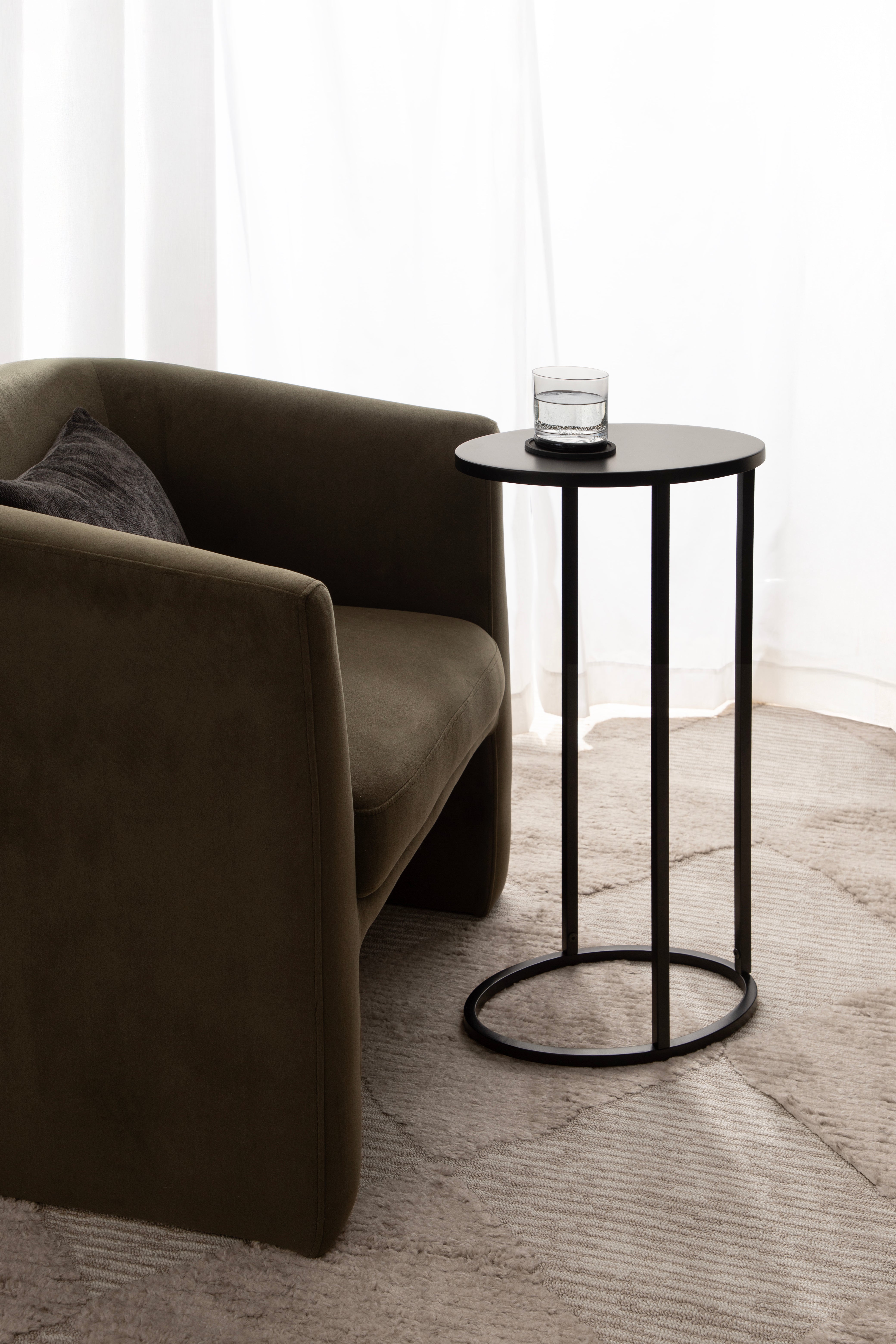 Natalli Metal Oval C-Table
