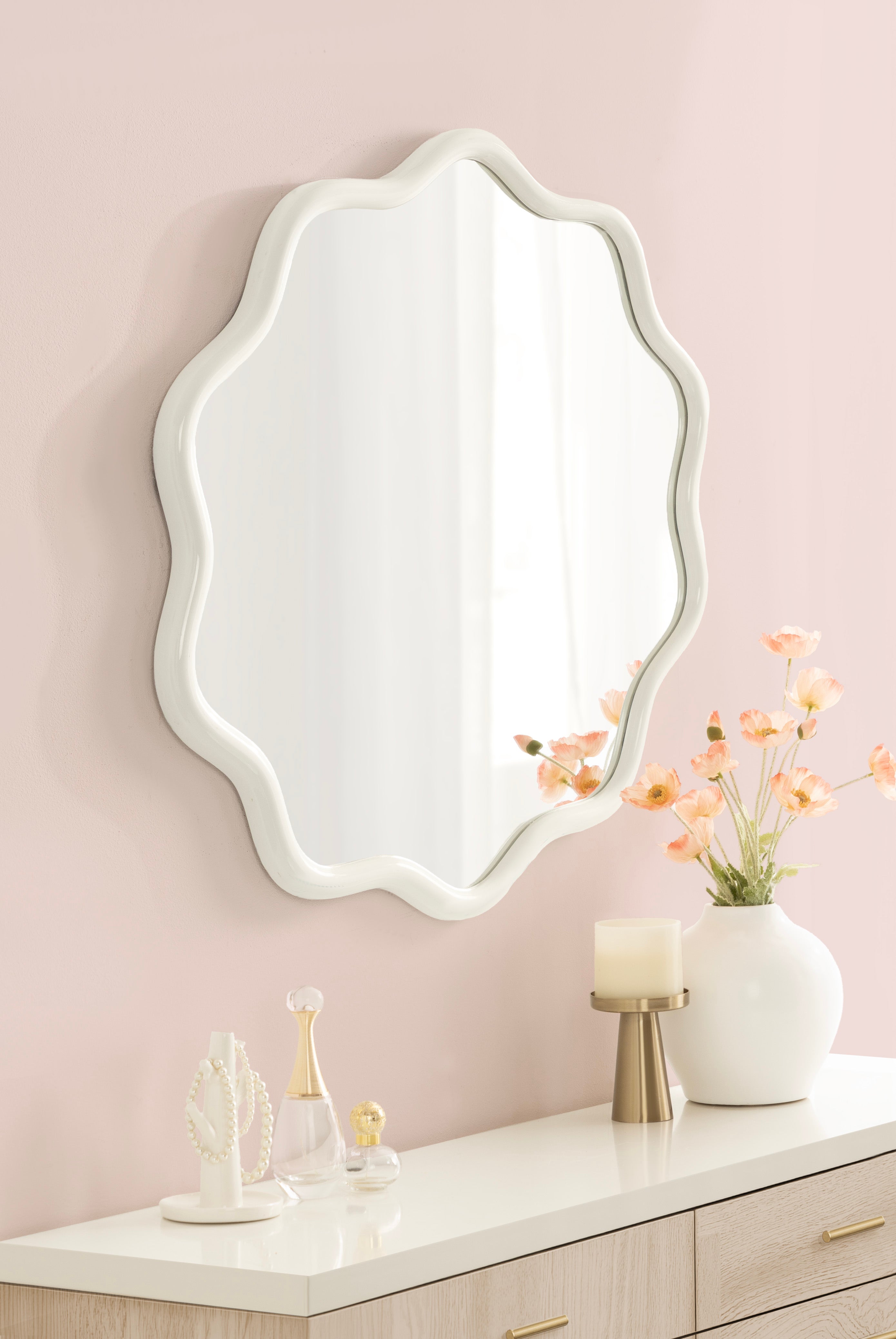 Scallop Mirror 26x26 White 7