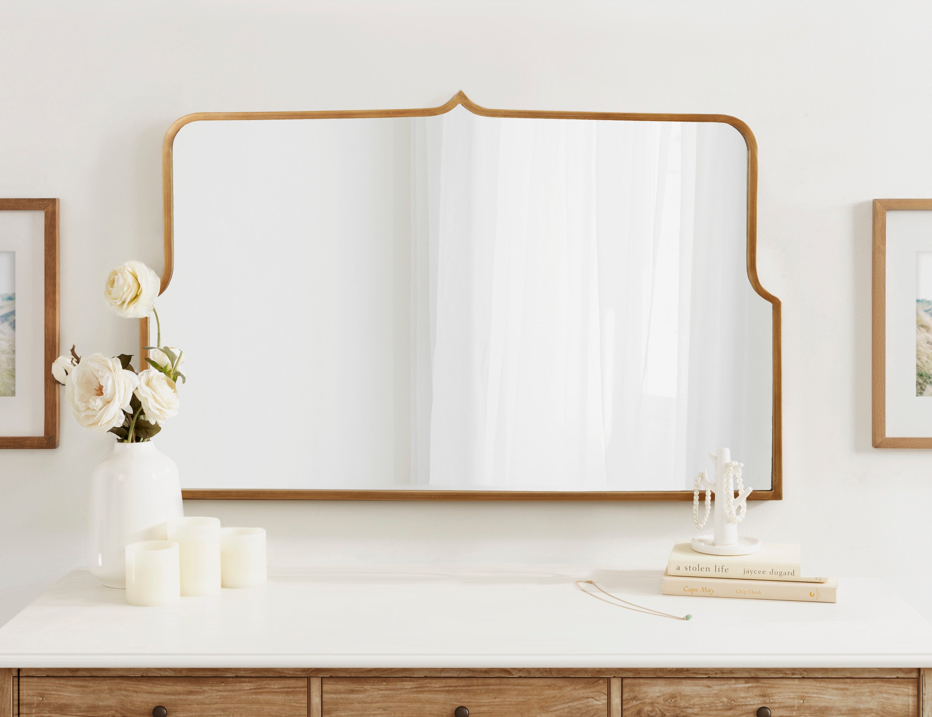 Gezella Scallop Arched Wall Mirror
