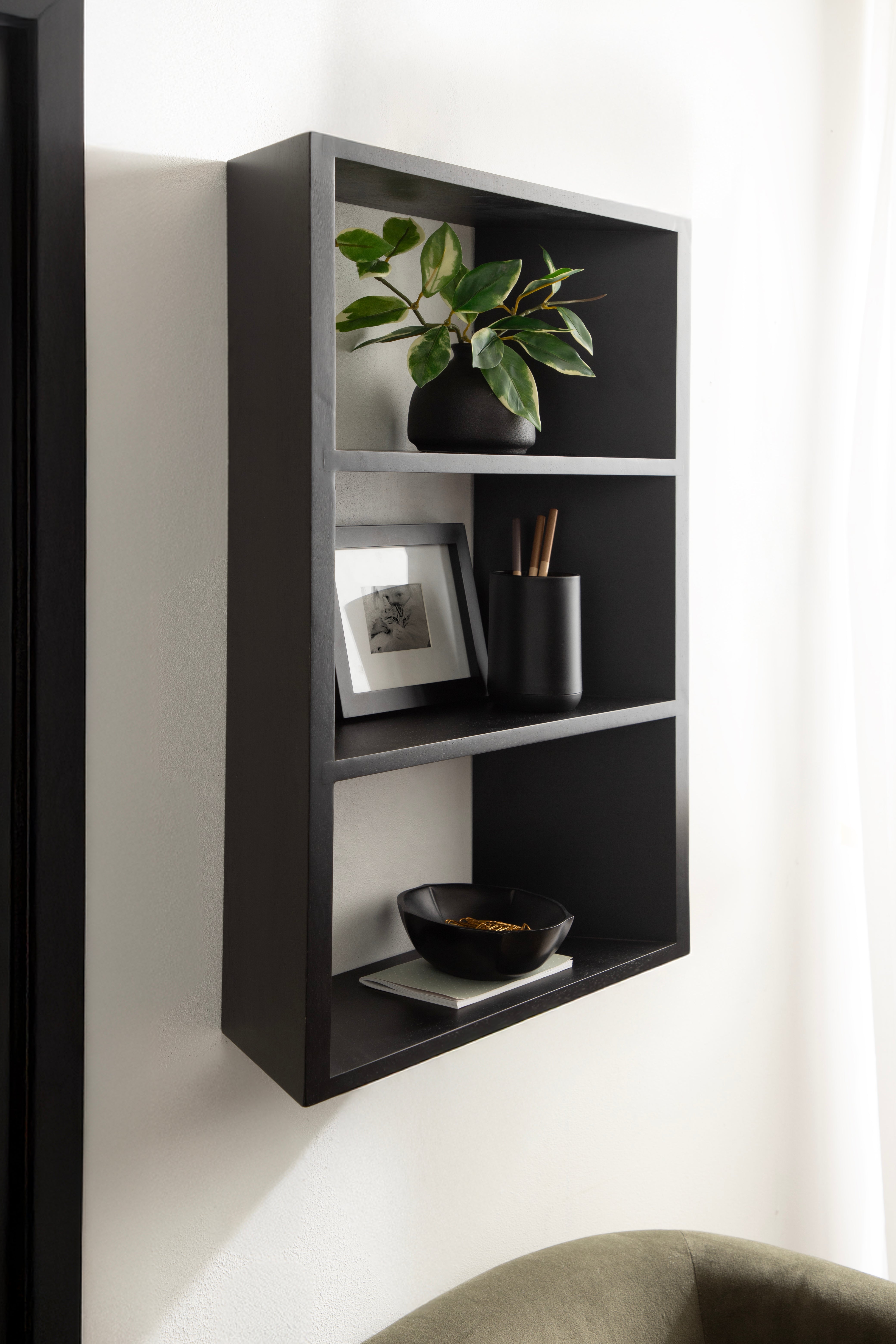 Accent Shelf Black 20x6x26 6