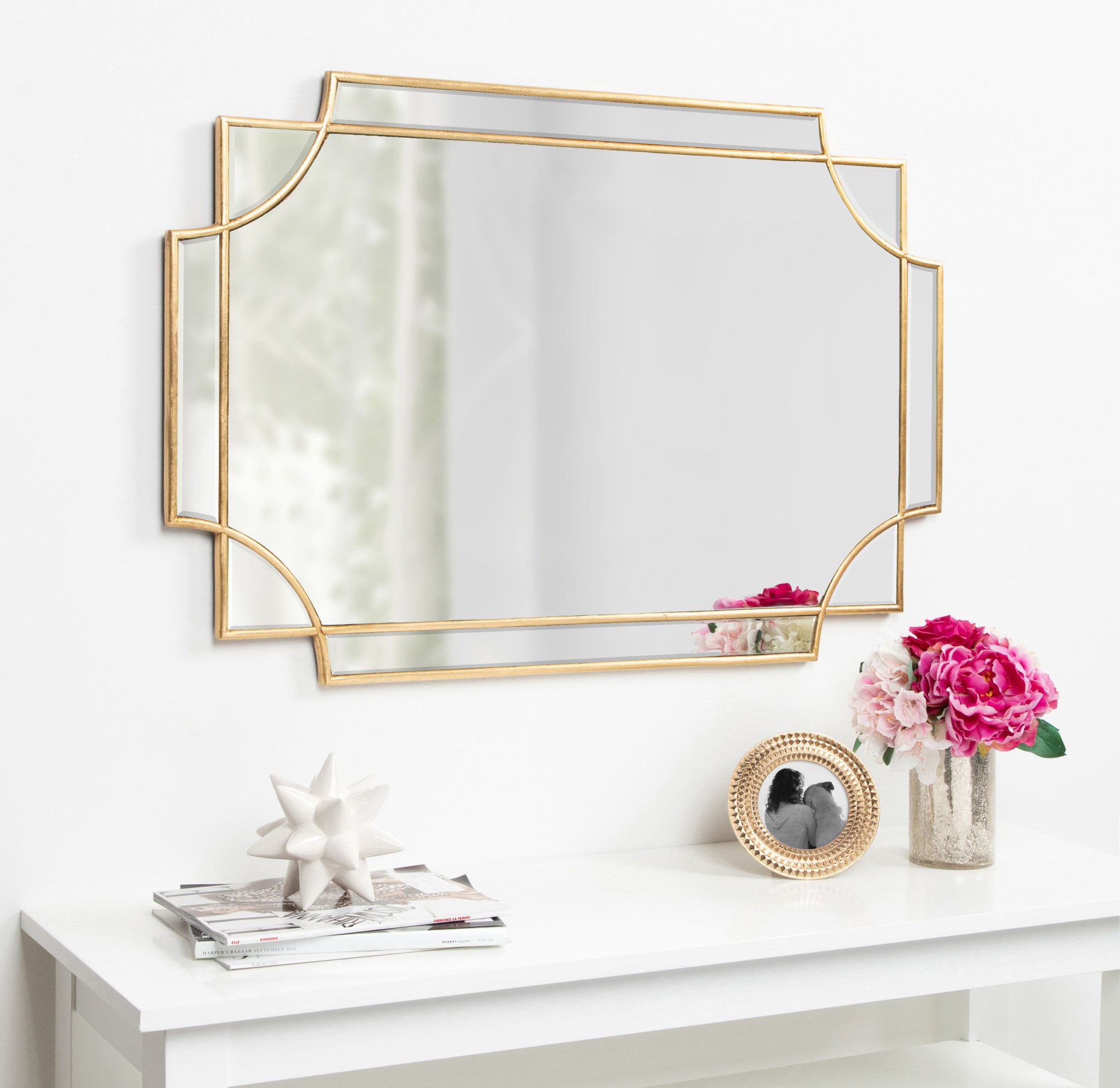 Kate and Laurel Minuette Modern Glam Scallop Accent Wall Mirror