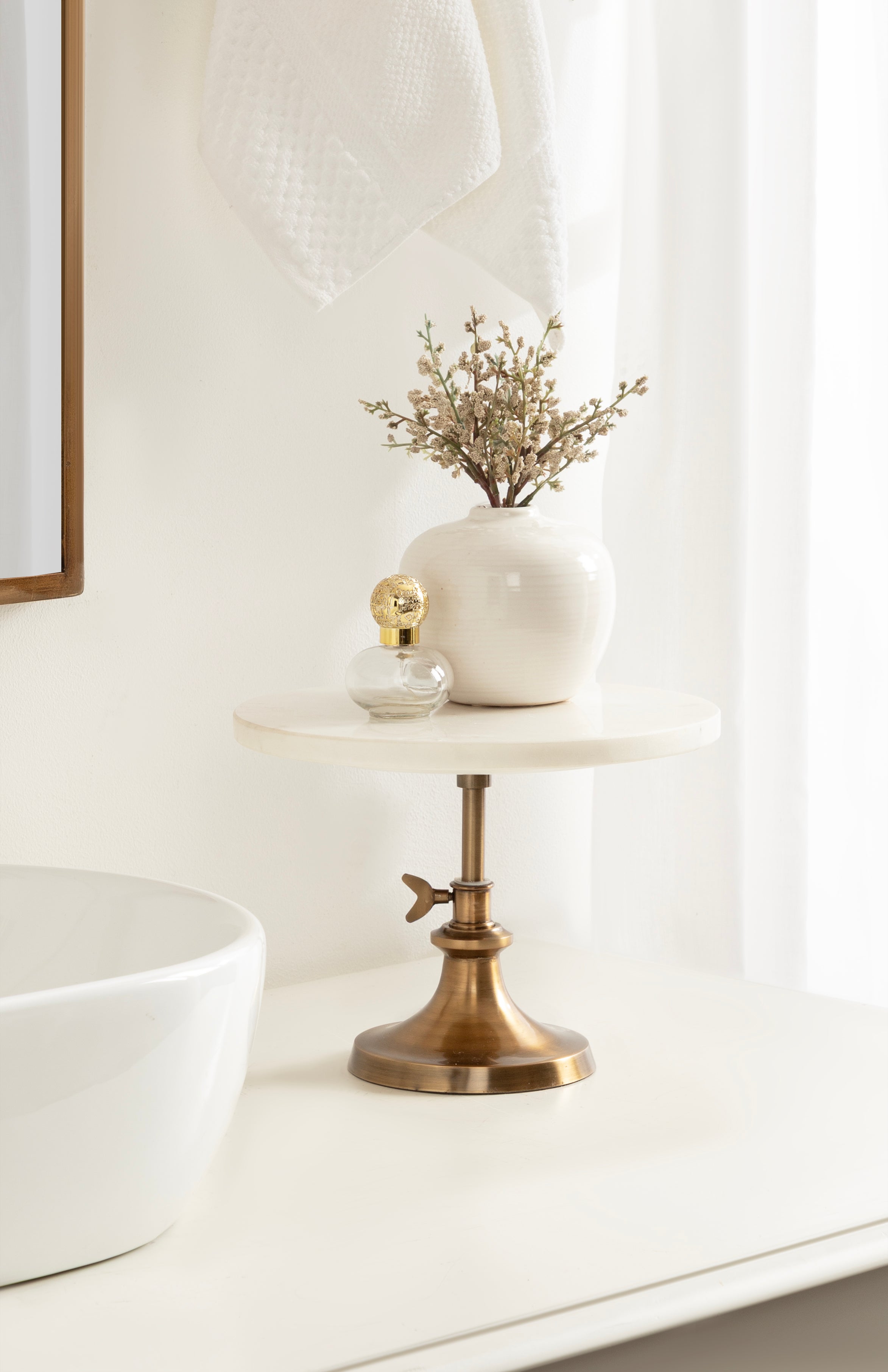 Engles Round Cake Stand