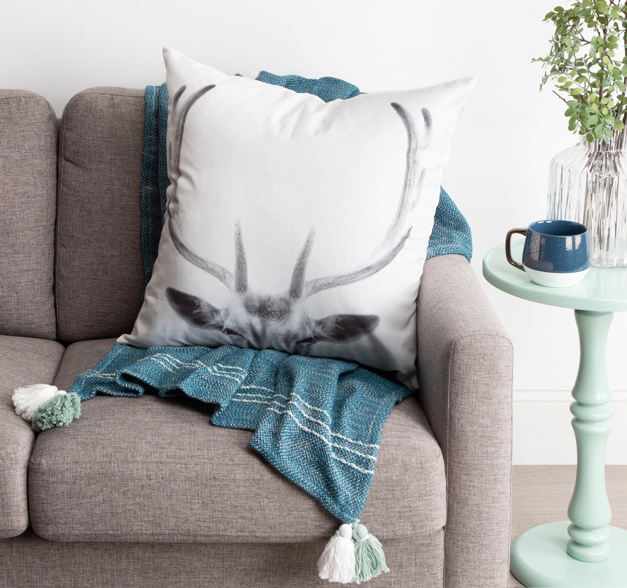 Como Deer Print Throw Pillow Cover