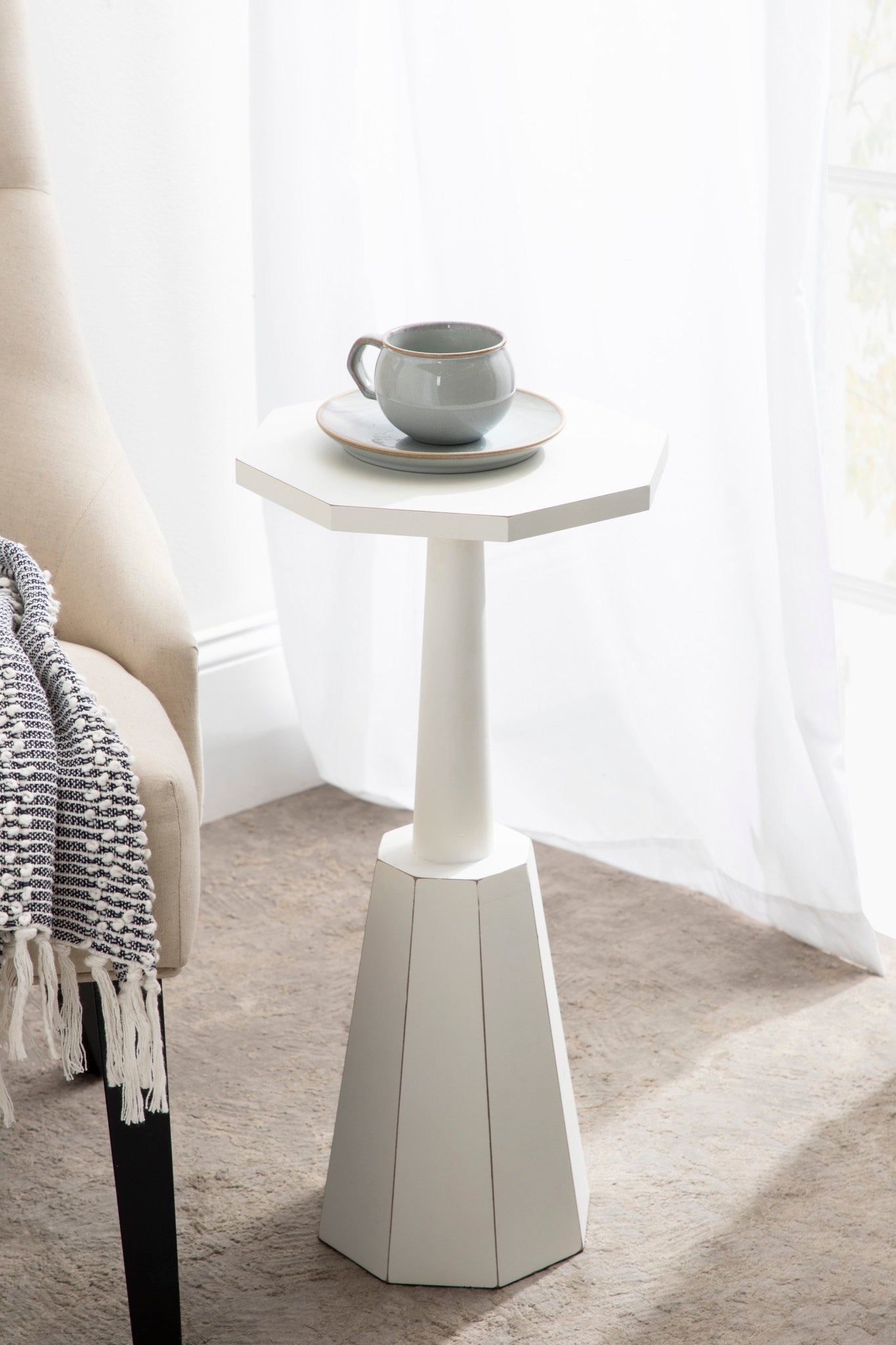 Octavia Accent Table