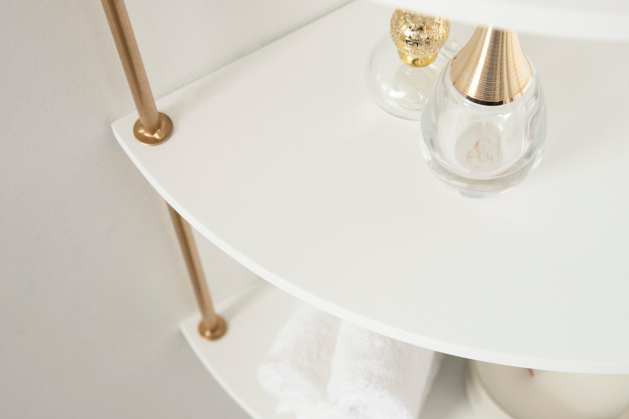 Walters Corner Shelf