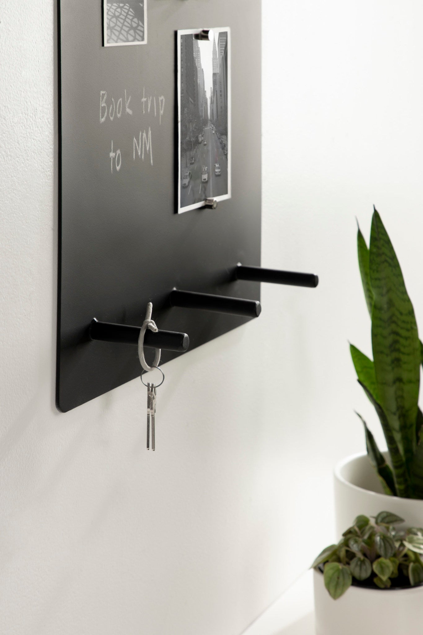 Mezzo Magnetic Wall Organizer with Hooks