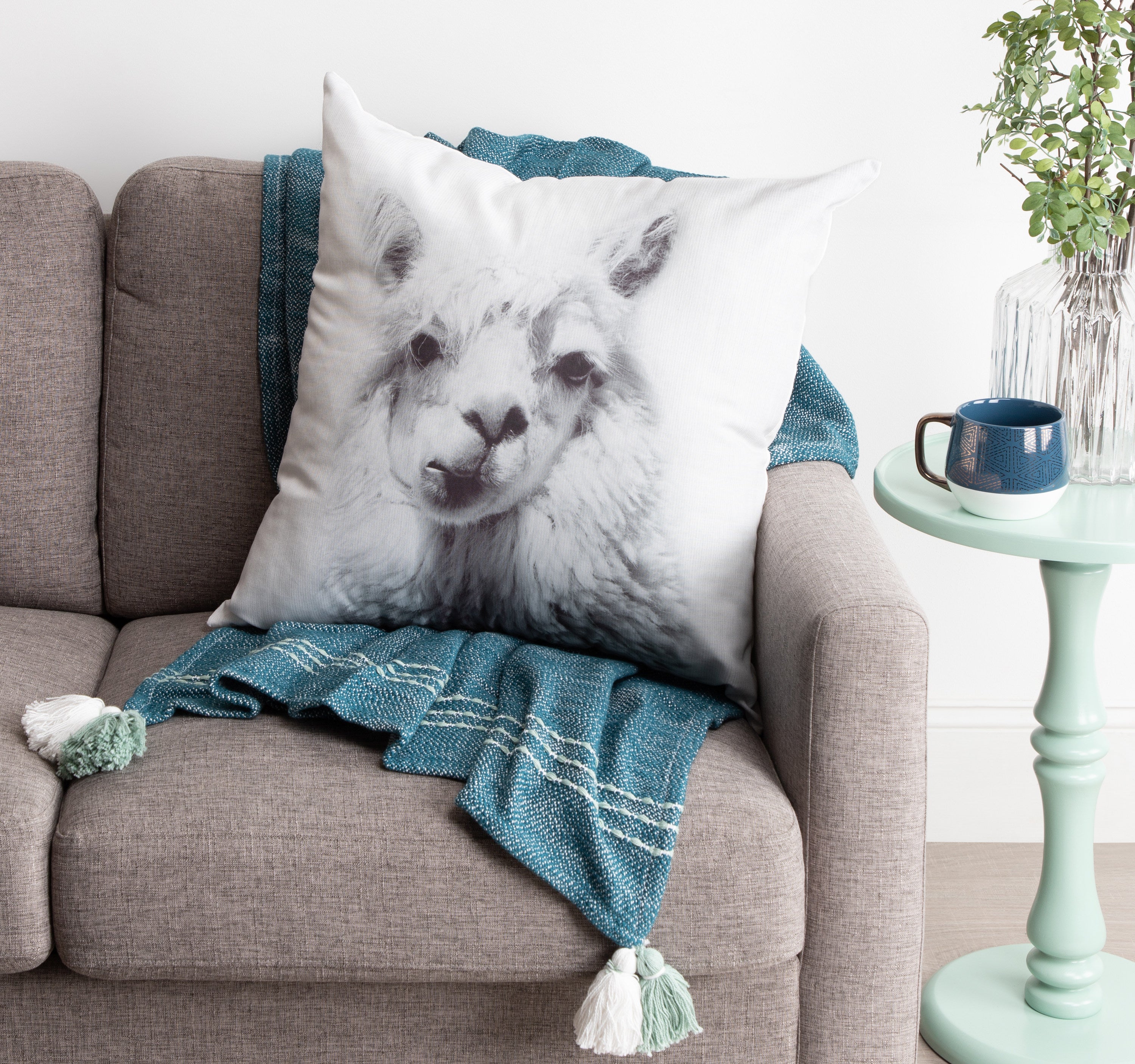 Como Alpaca Print Throw Pillow Cover
